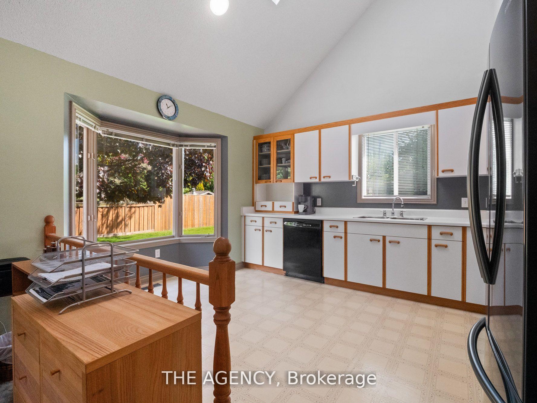 Photo 20 of 106 Spruceside Crescent, Pelham, Fonthill — HOMEH
