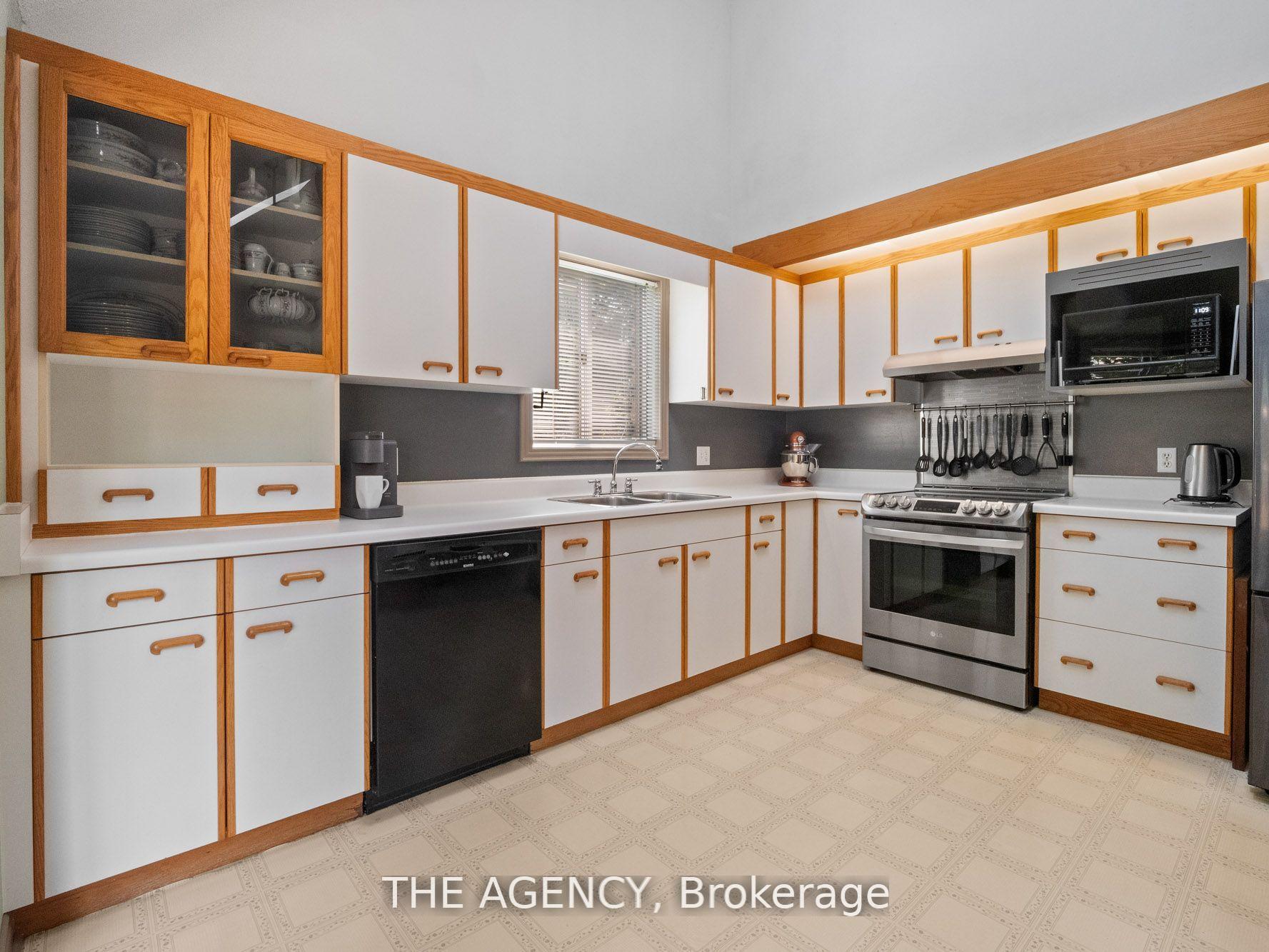 Photo 23 of 106 Spruceside Crescent, Pelham, Fonthill — HOMEH
