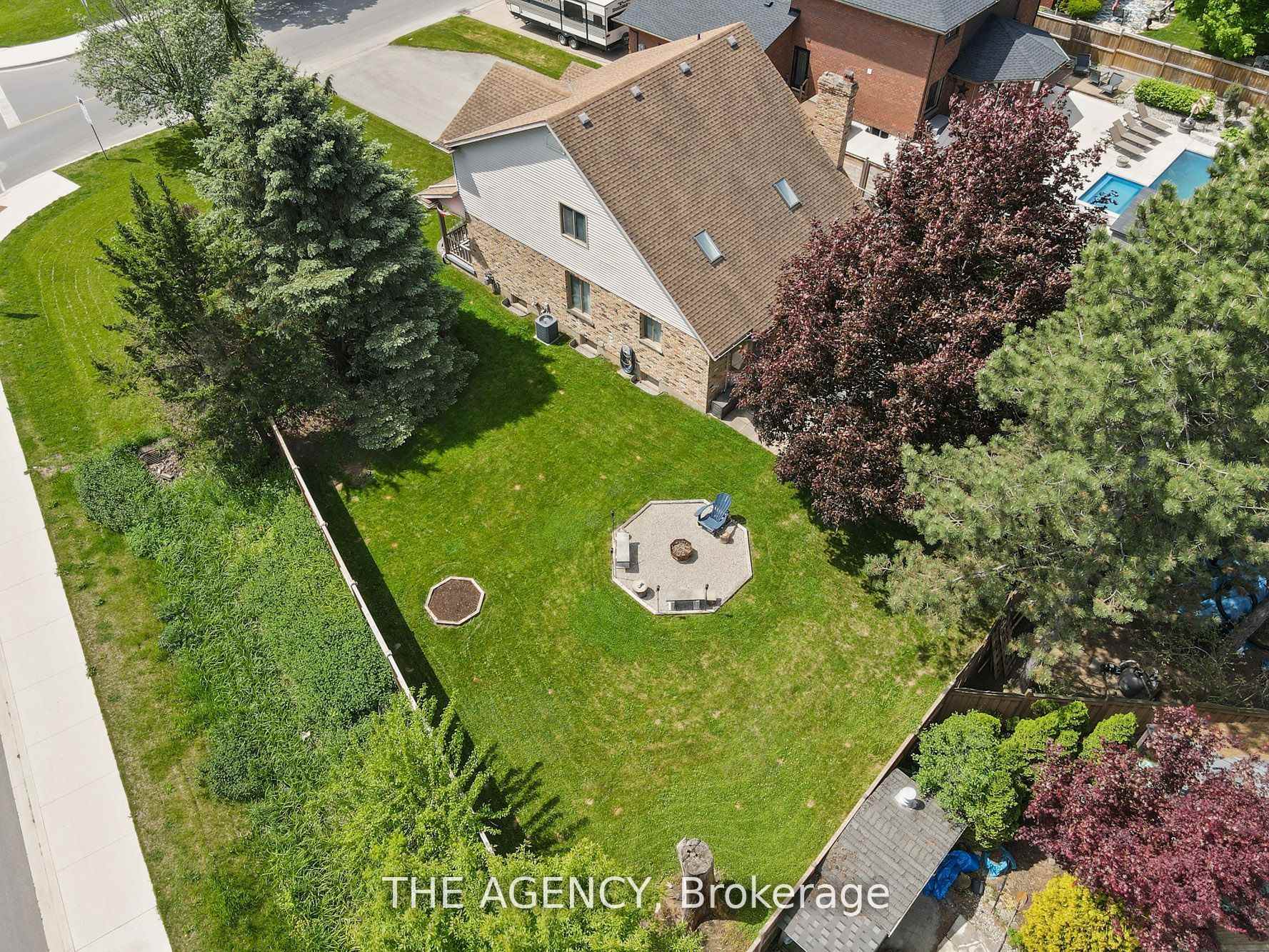 Photo 33 of 106 Spruceside Crescent, Pelham, Fonthill — HOMEH
