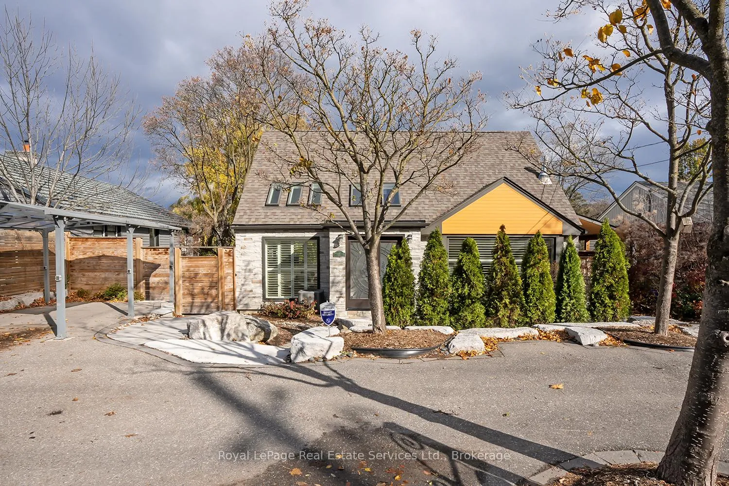 Photo 4 of 75 Brookfield Road, Oakville, Central — HOMEH