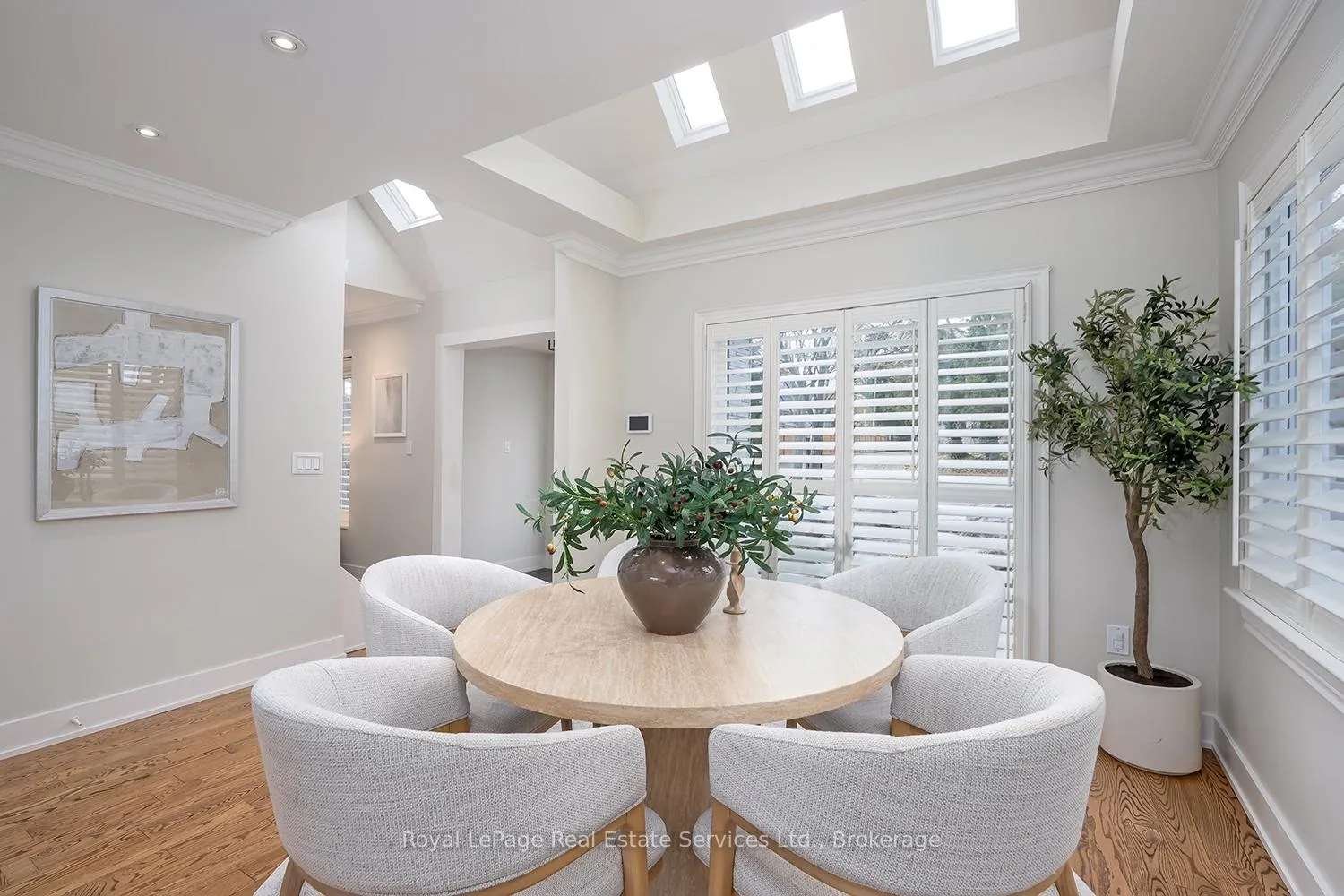 Photo 10 of 75 Brookfield Road, Oakville, Central — HOMEH