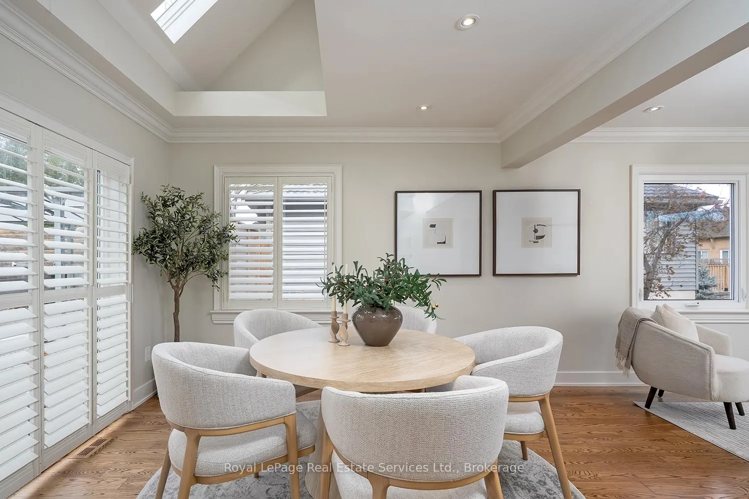 Photo 12 of 75 Brookfield Road, Oakville, Central — HOMEH