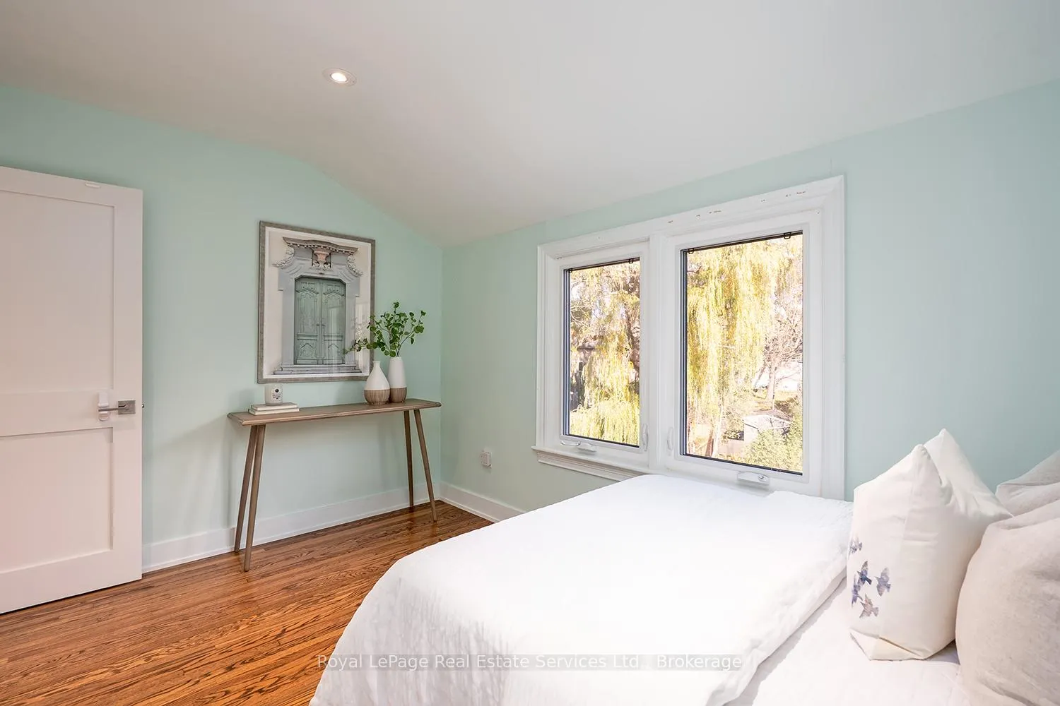 Photo 61 of 75 Brookfield Road, Oakville, Central — HOMEH