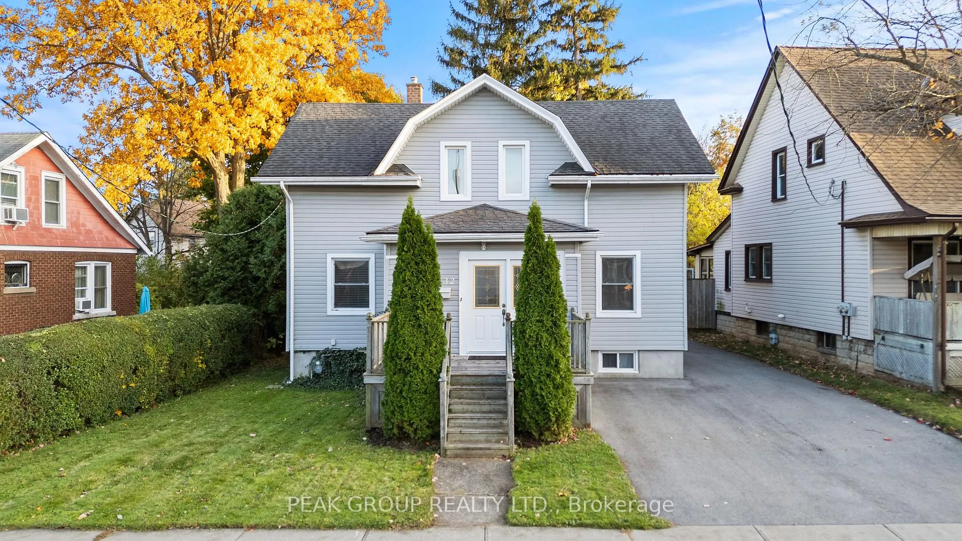 Front of 4732 Ryerson Crescent