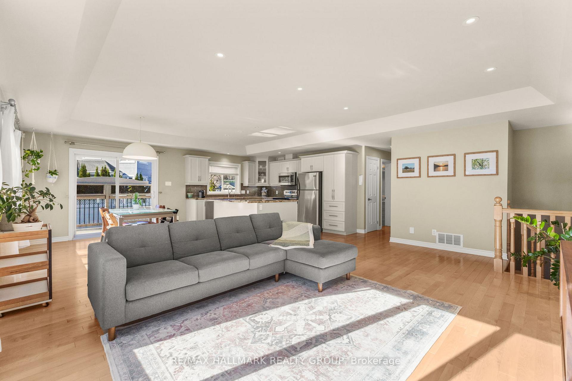 Photo 7 of 2605 Pierrette Drive, Ottawa, Cumberland Estates — HOMEH