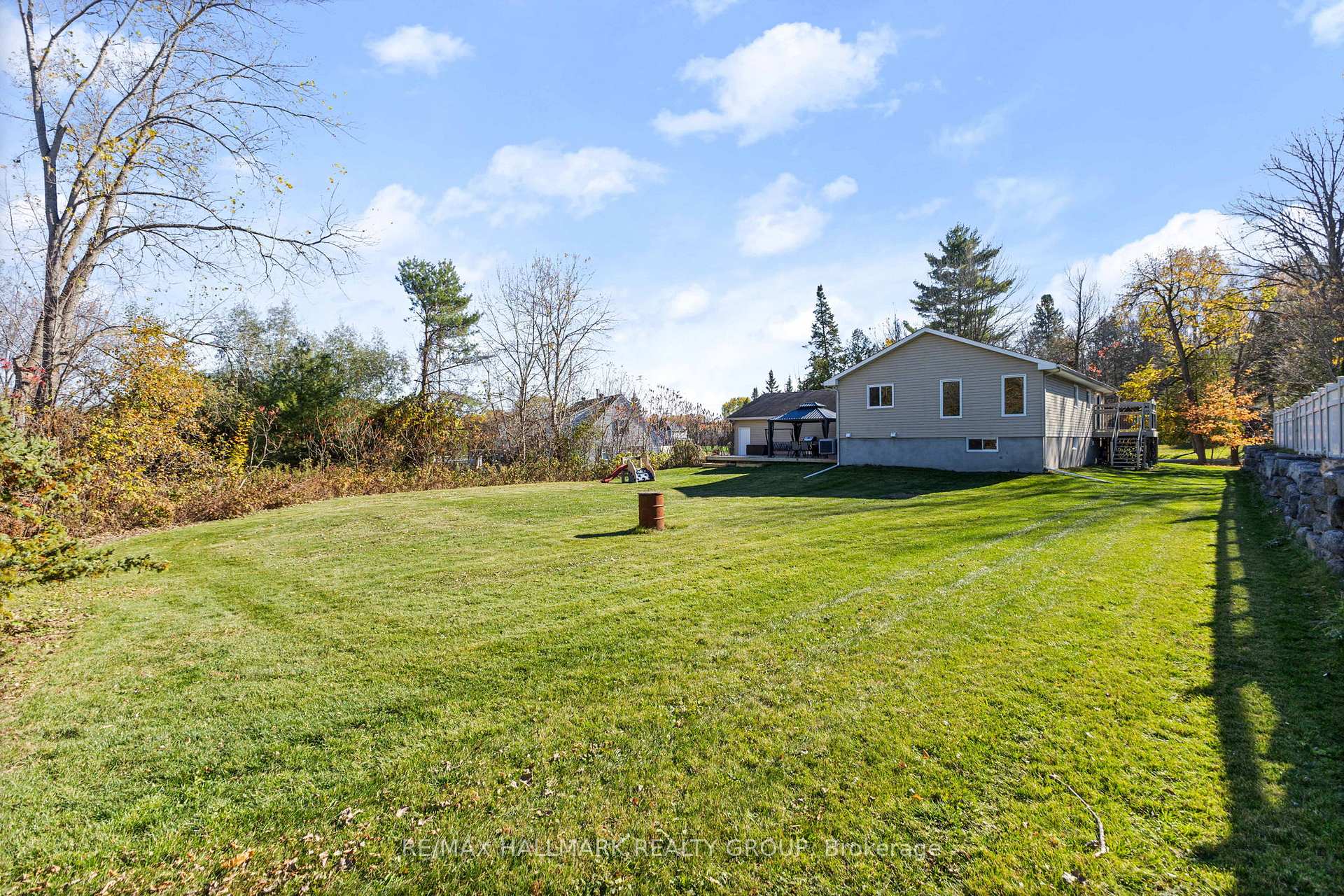 Photo 37 of 2605 Pierrette Drive, Ottawa, Cumberland Estates — HOMEH