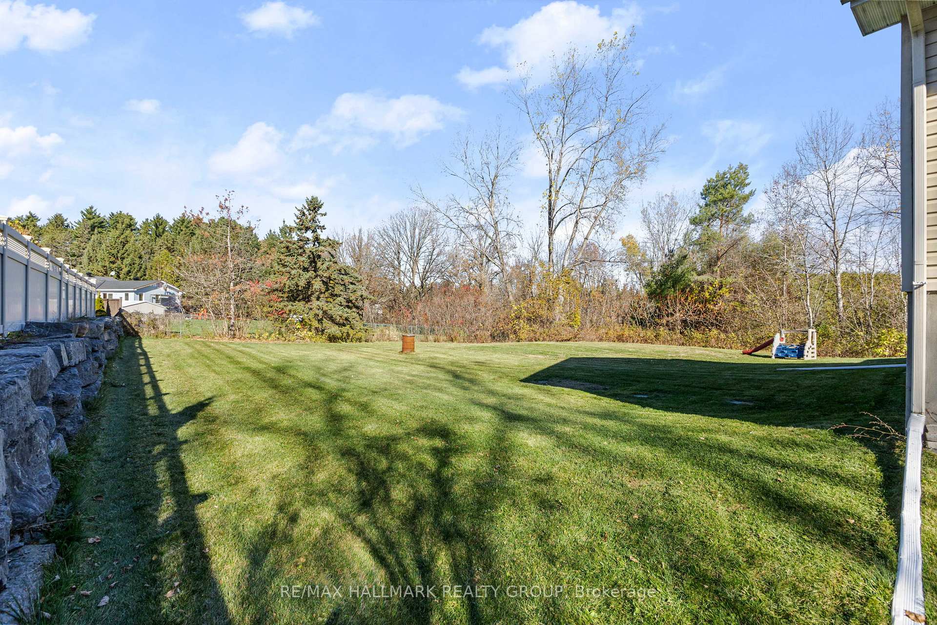 Photo 38 of 2605 Pierrette Drive, Ottawa, Cumberland Estates — HOMEH