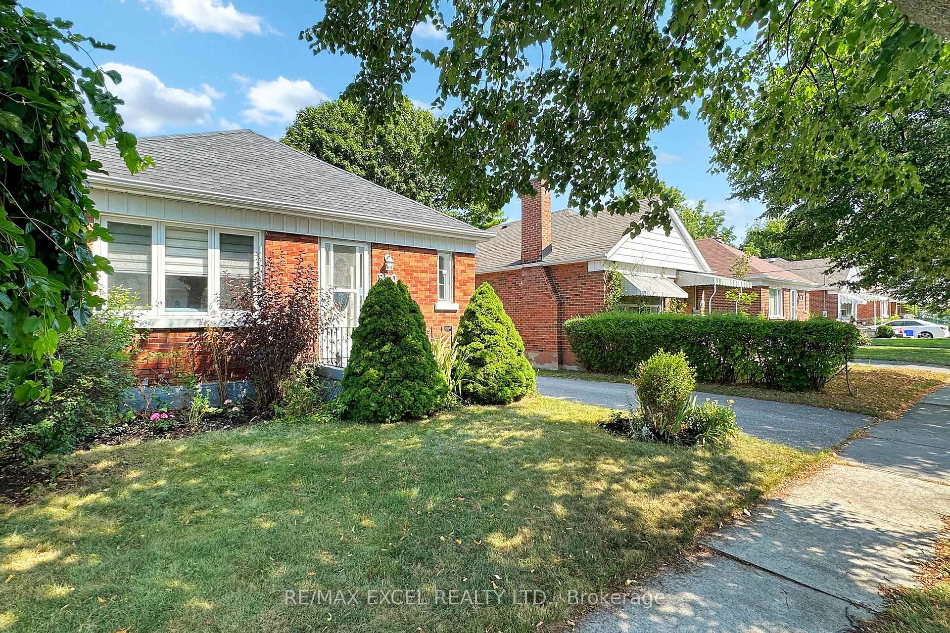 Photo 2 of 340 Bruce Street, Oshawa, Central — HOMEH