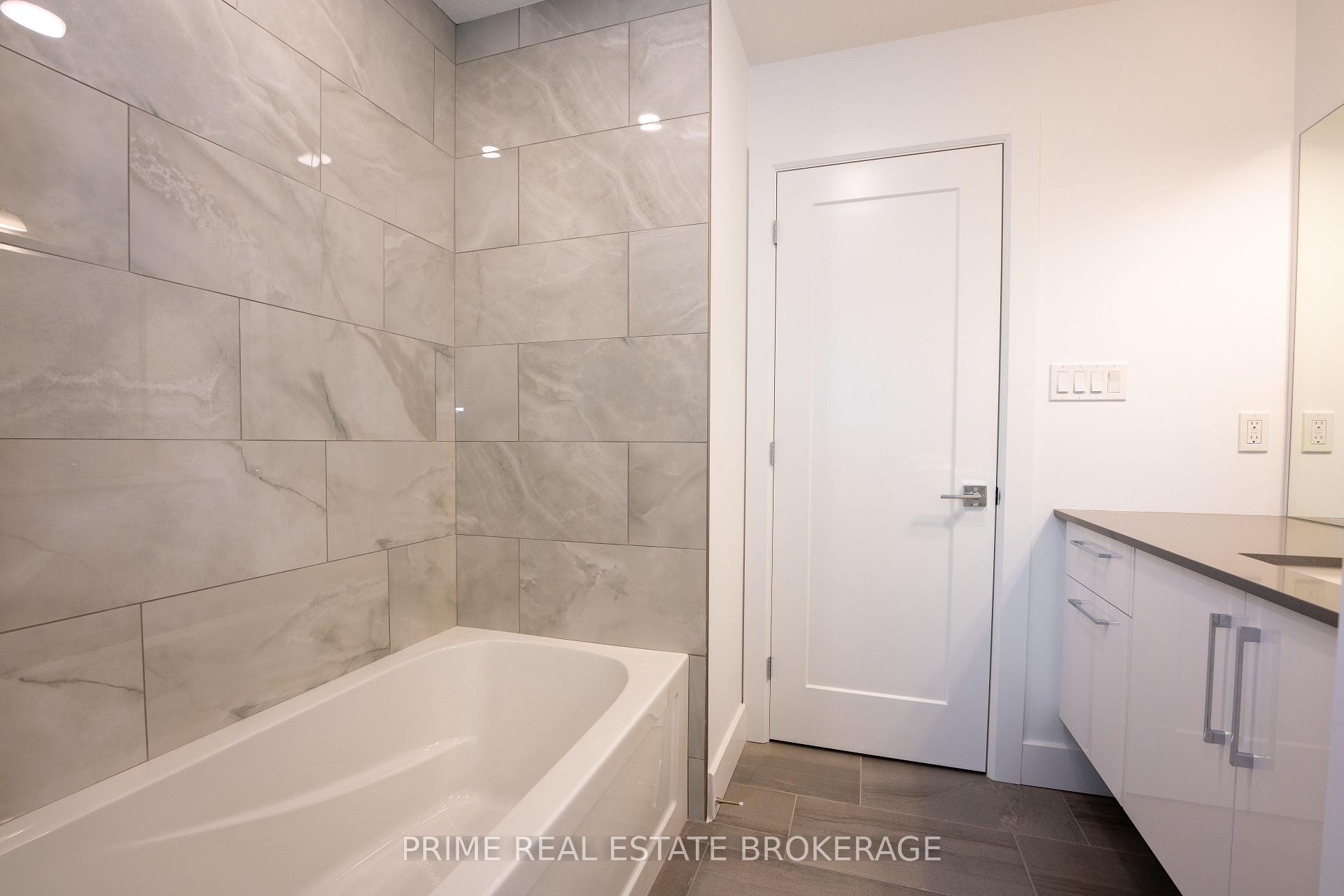 Photo 21 of 205 Eagle Street, North Middlesex, Parkhill — HOMEH