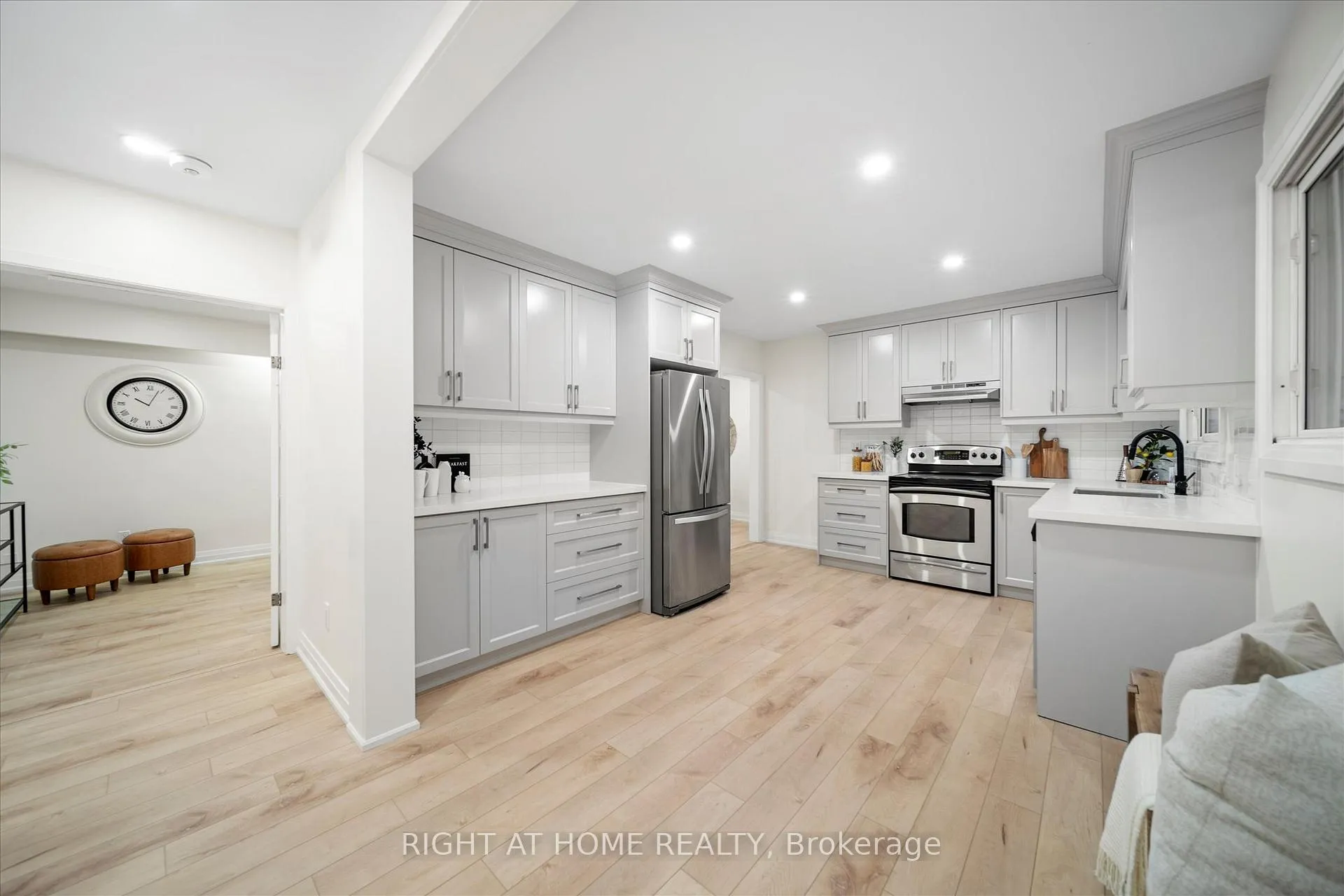 Photo 4 of 625 Central Park Boulevard N, Oshawa, O'Neill — HOMEH