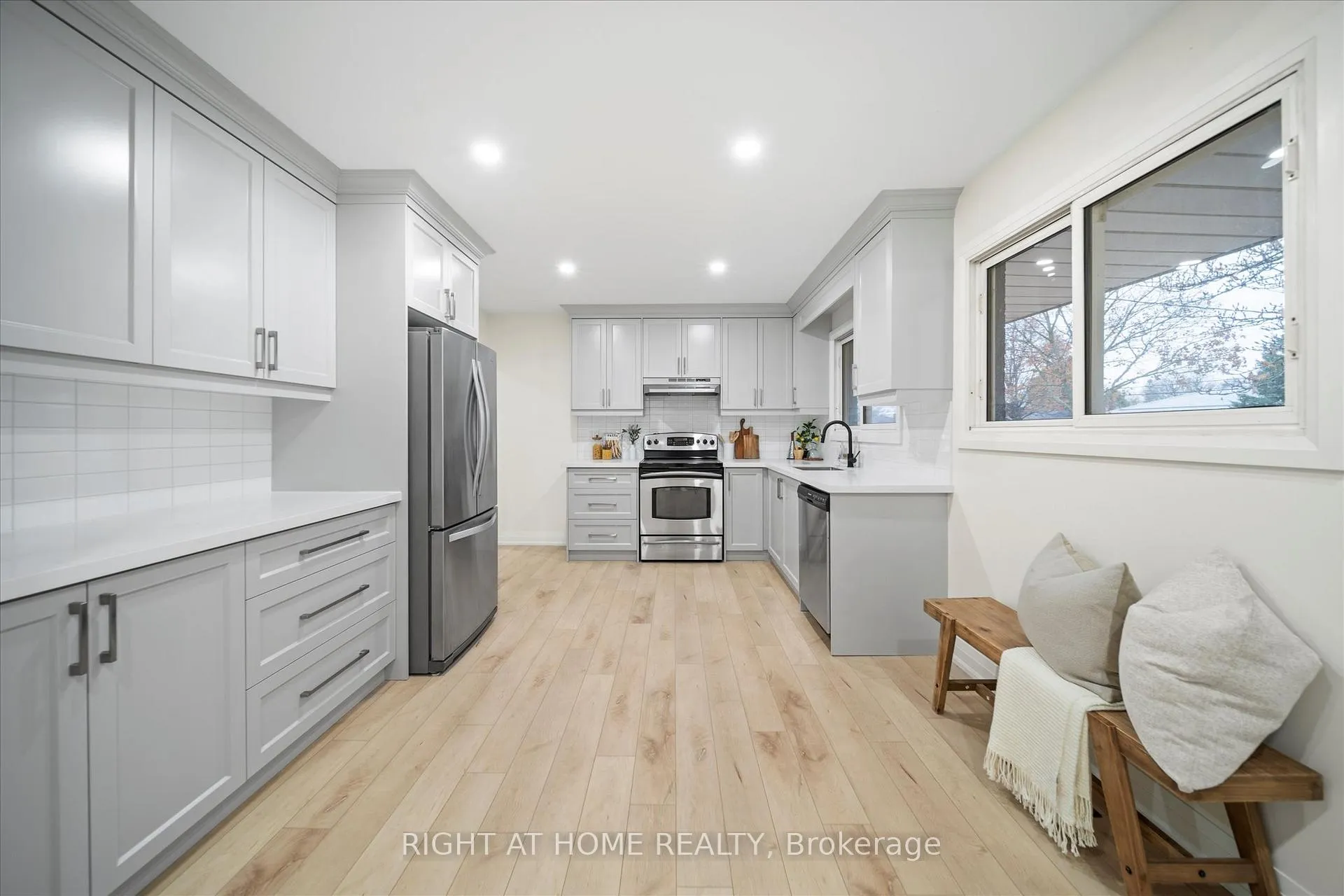 Photo 5 of 625 Central Park Boulevard N, Oshawa, O'Neill — HOMEH