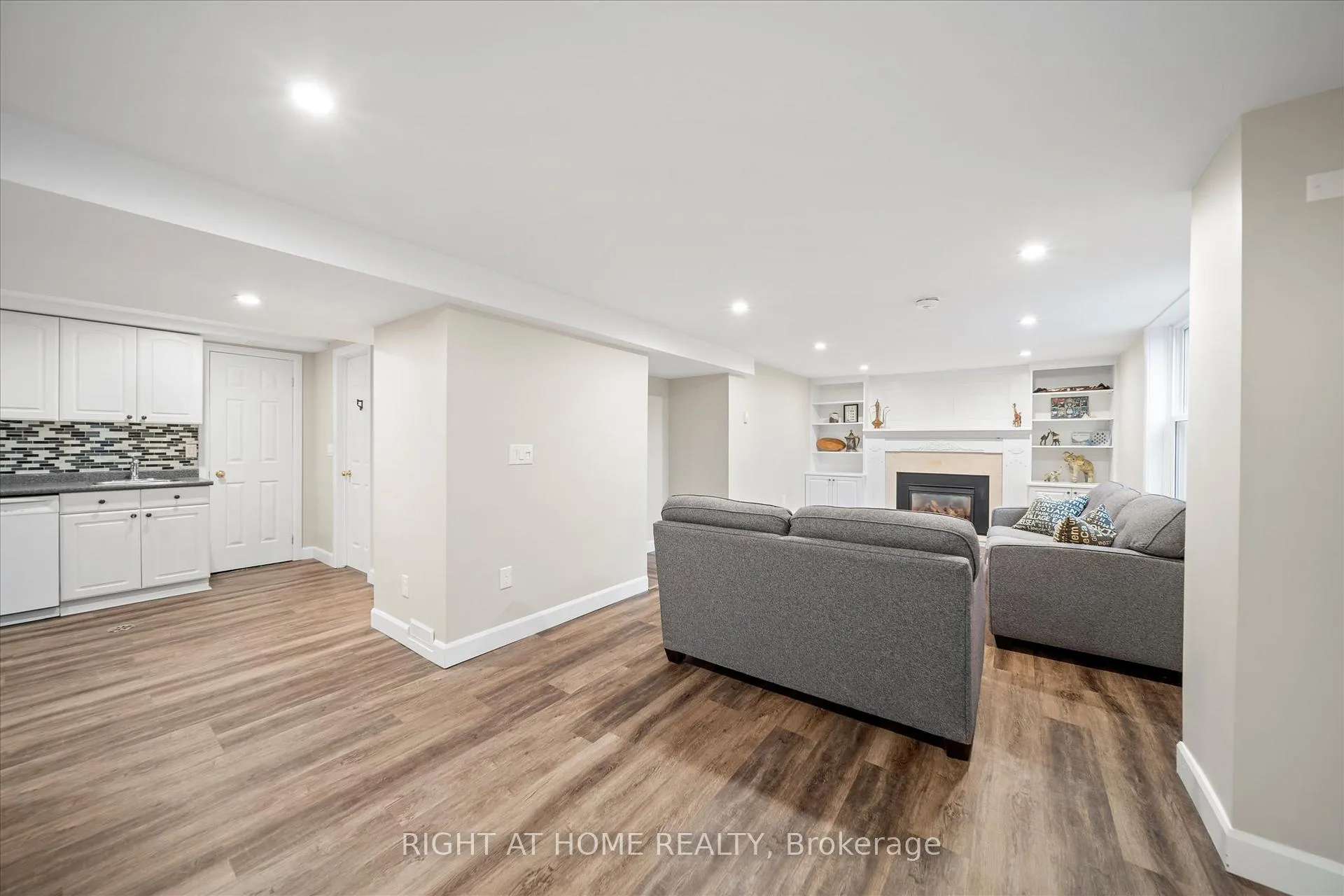 Photo 23 of 625 Central Park Boulevard N, Oshawa, O'Neill — HOMEH