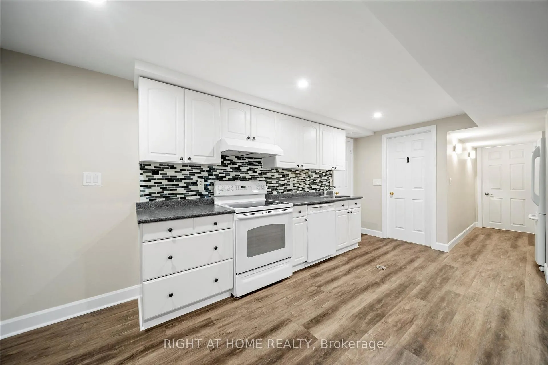 Photo 30 of 625 Central Park Boulevard N, Oshawa, O'Neill — HOMEH