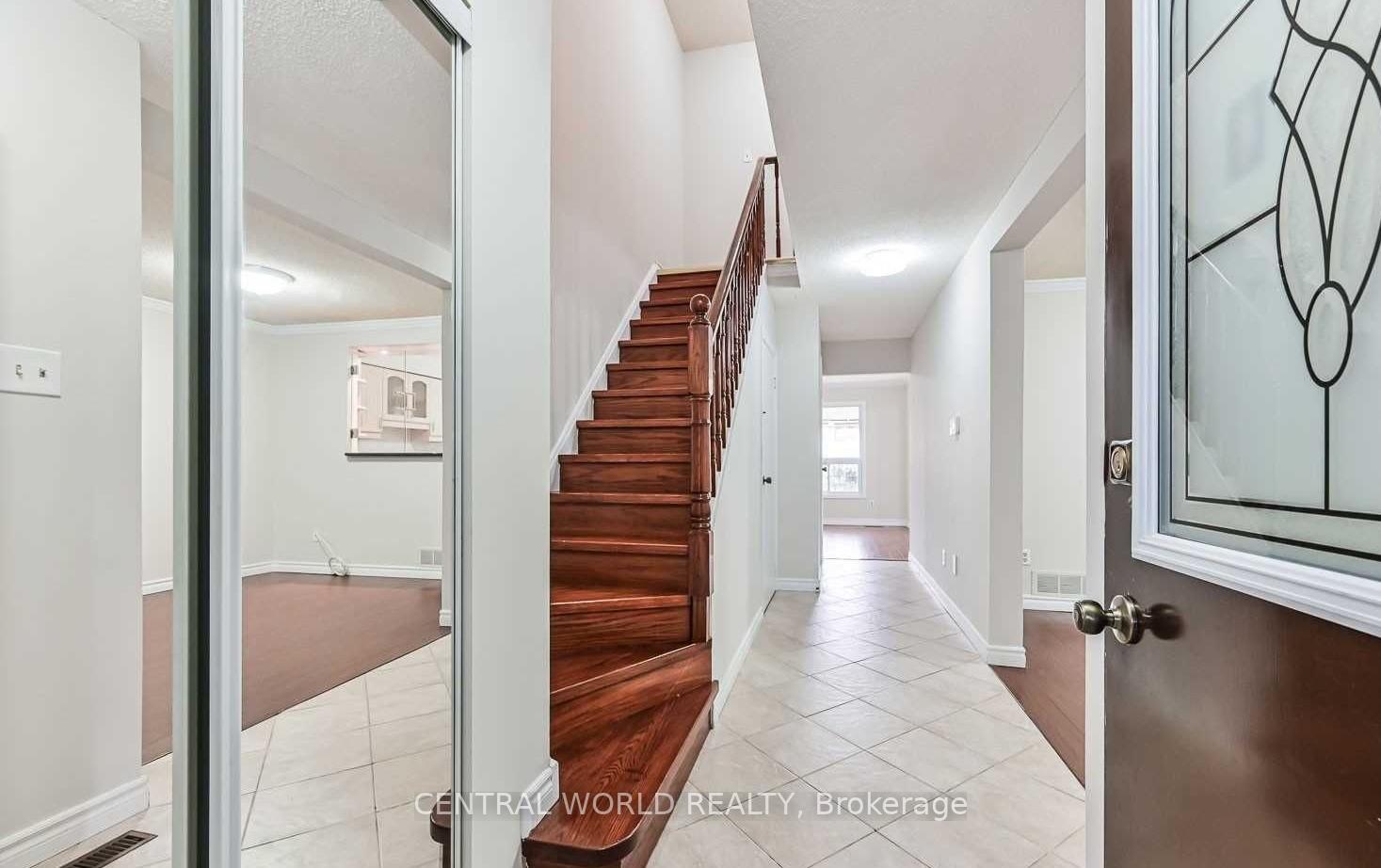 Photo 3 of 48 Halder Crescent, Markham, Milliken Mills East — HOMEH