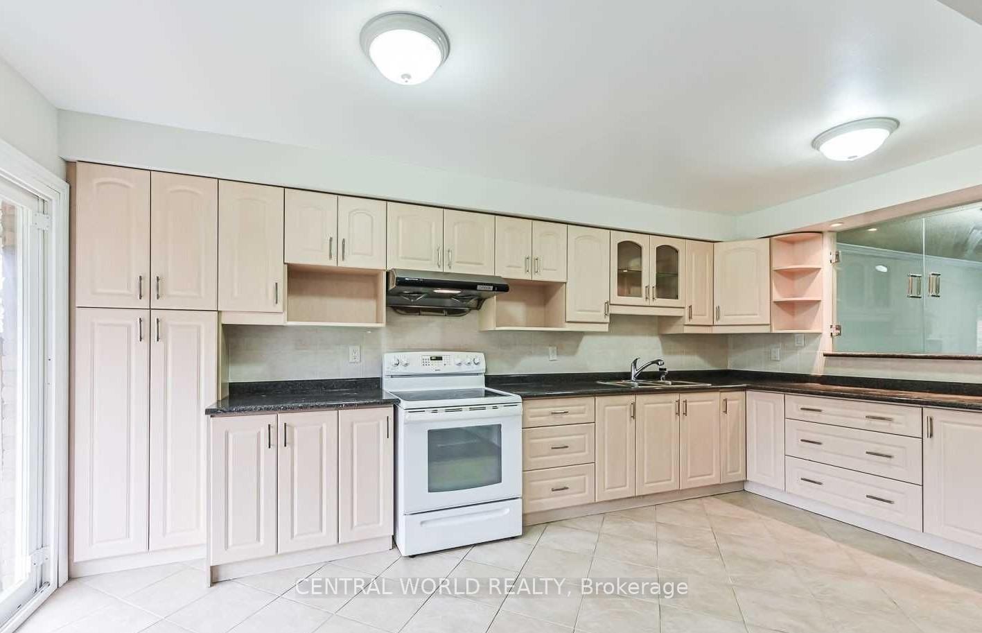 Photo 4 of 48 Halder Crescent, Markham, Milliken Mills East — HOMEH