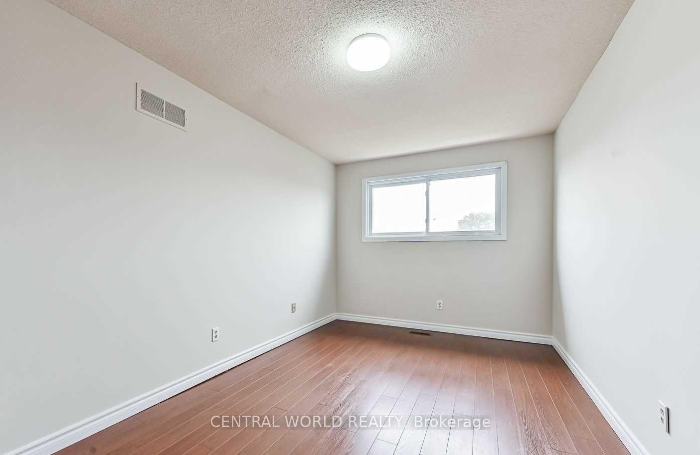 Photo 9 of 48 Halder Crescent, Markham, Milliken Mills East — HOMEH