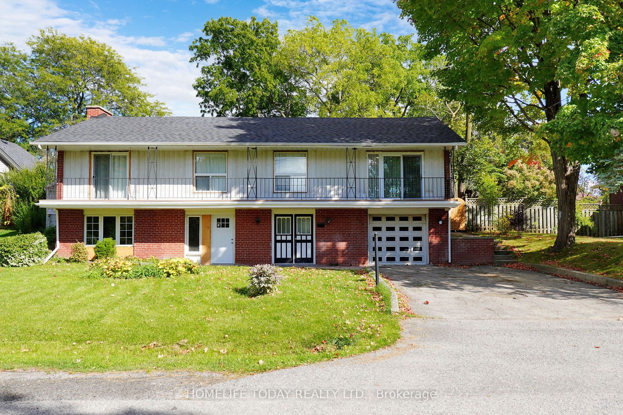 Photo 2 of 329 Fairview Drive, Whitby, Lynde Creek — HOMEH