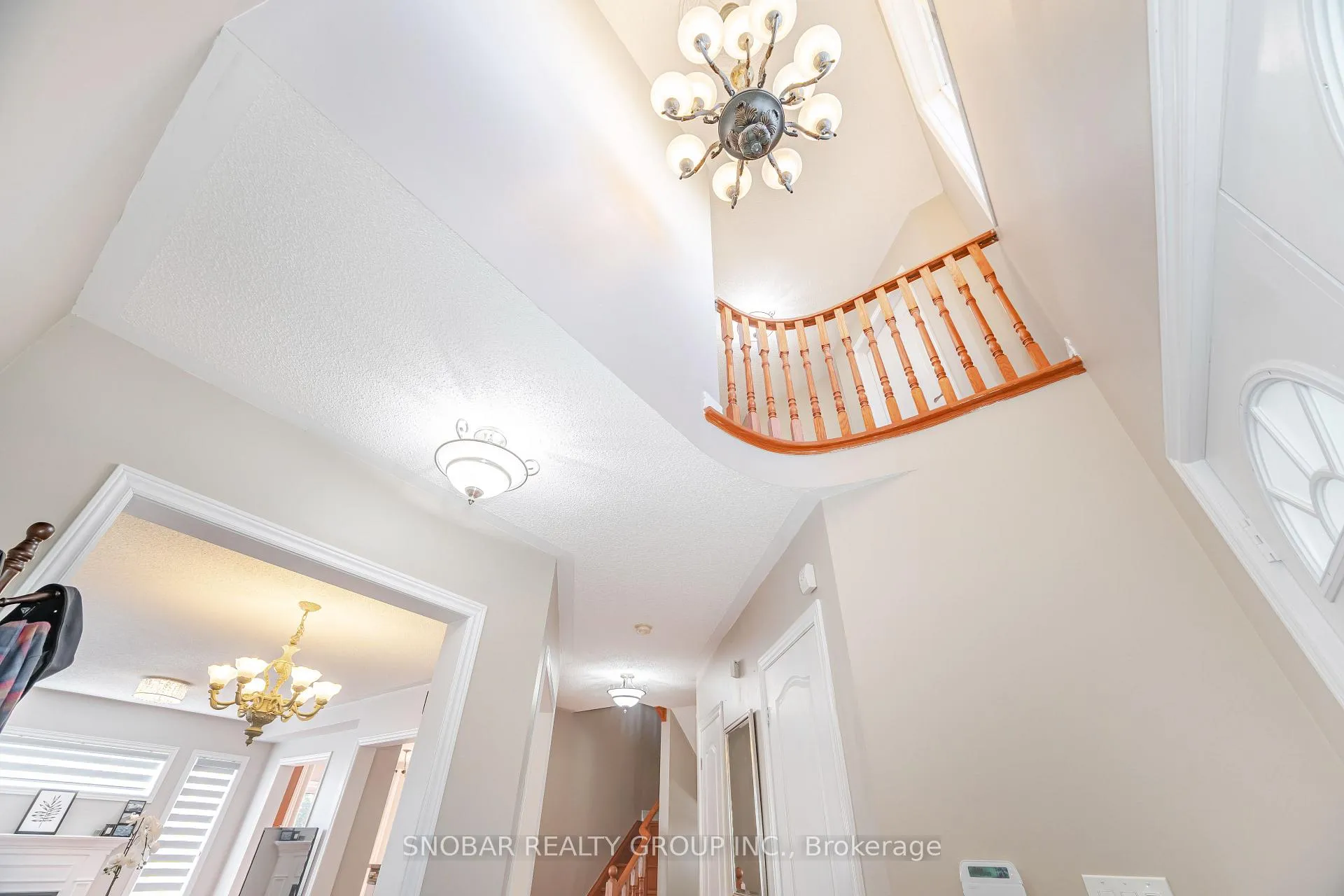 Photo 2 of 1124 Knotty Pine Grove, Mississauga, Meadowvale Village — HOMEH