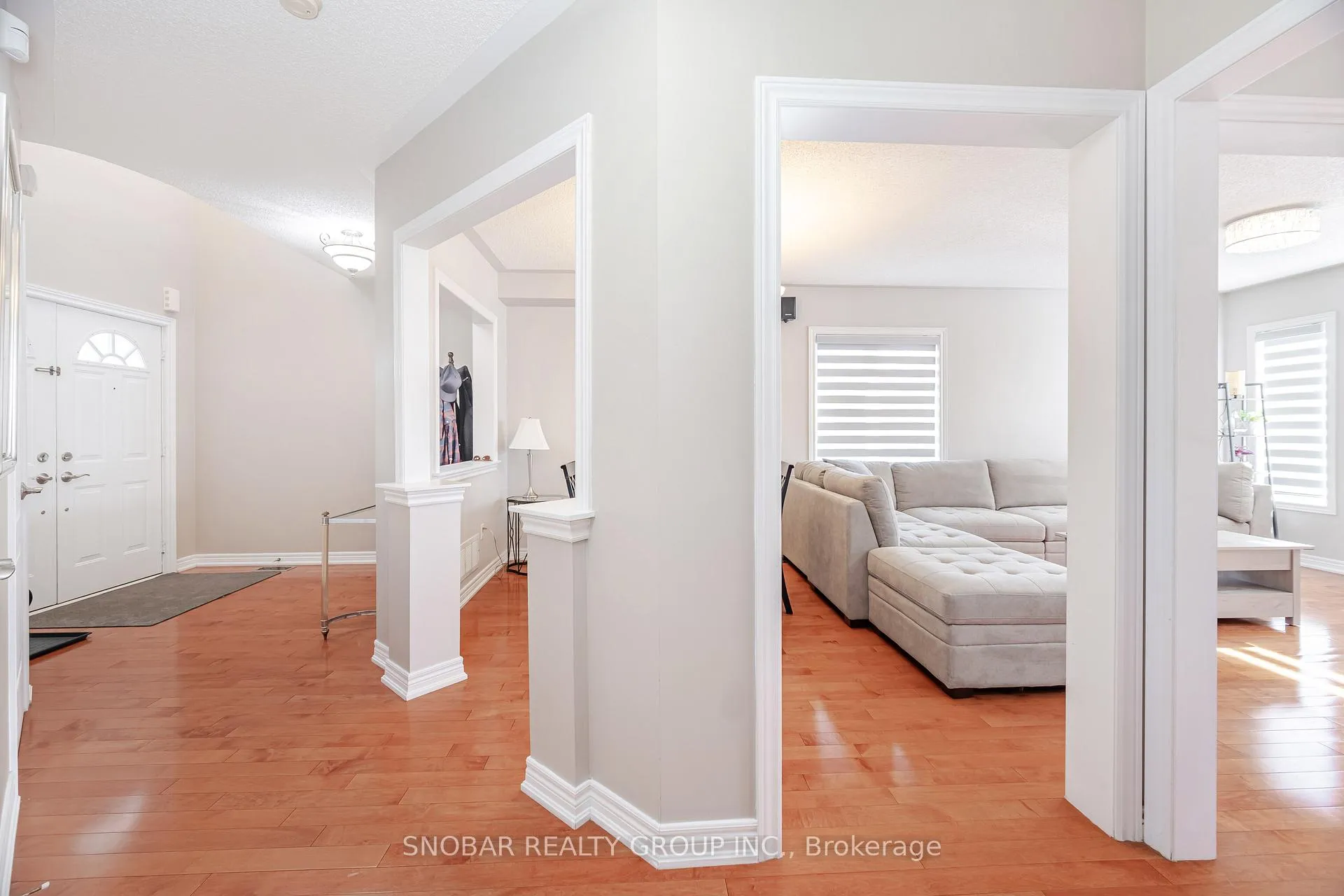 Photo 3 of 1124 Knotty Pine Grove, Mississauga, Meadowvale Village — HOMEH