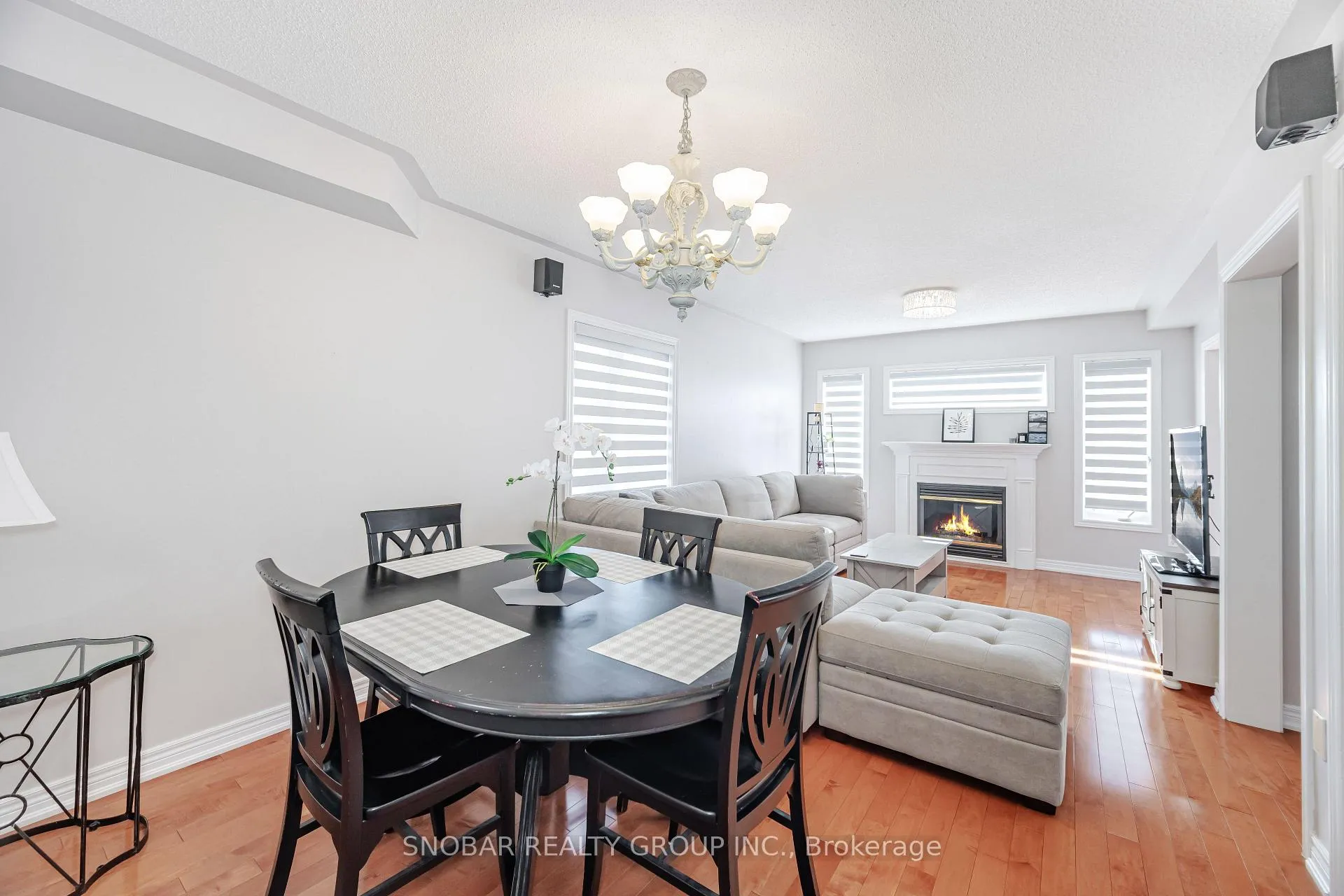Photo 4 of 1124 Knotty Pine Grove, Mississauga, Meadowvale Village — HOMEH