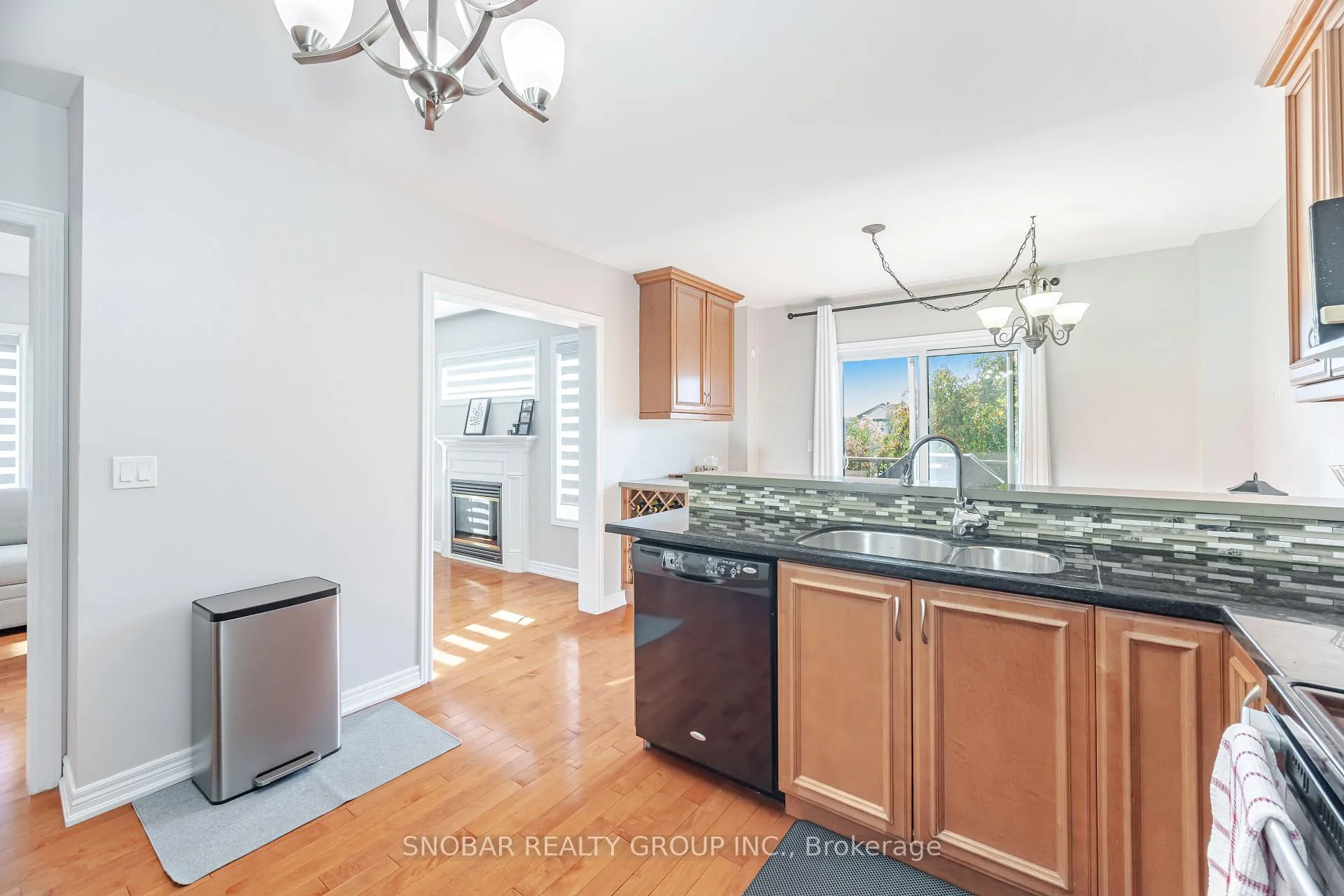 Photo 13 of 1124 Knotty Pine Grove, Mississauga, Meadowvale Village — HOMEH