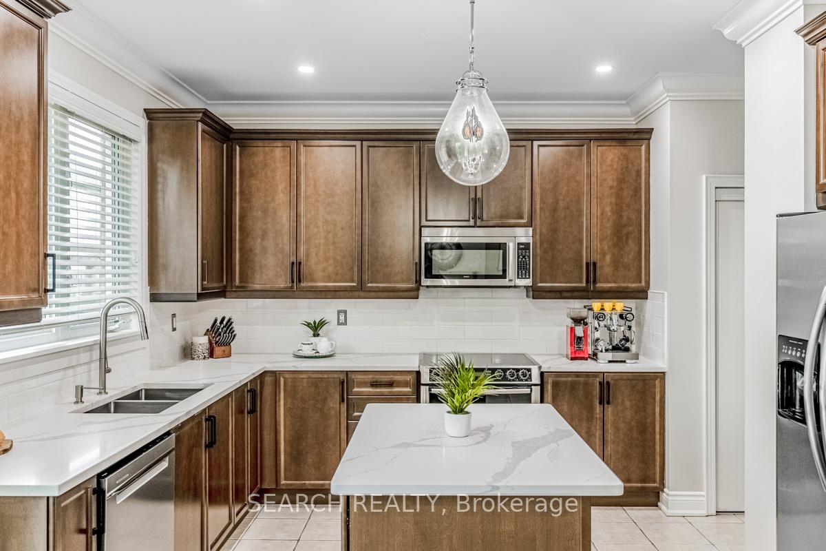 Photo 24 of 323 McDougall Crossing, Milton, Harrison — HOMEH