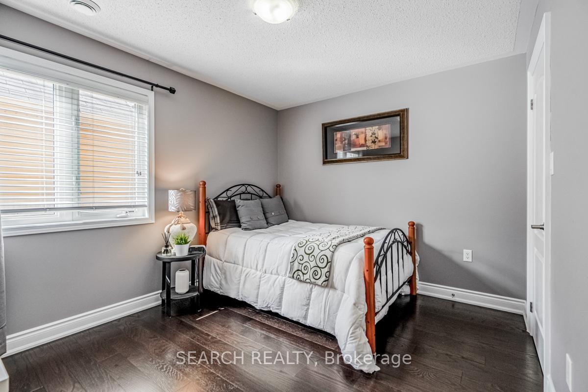 Photo 8 of 323 McDougall Crossing, Milton, Harrison — HOMEH