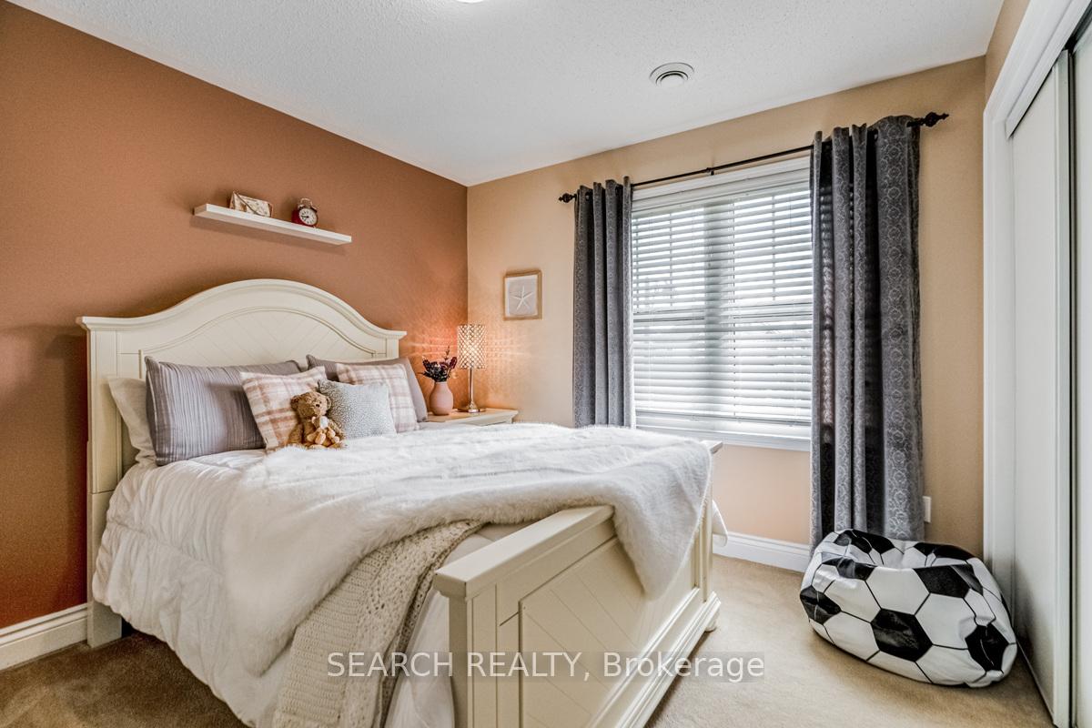 Photo 14 of 323 McDougall Crossing, Milton, Harrison — HOMEH