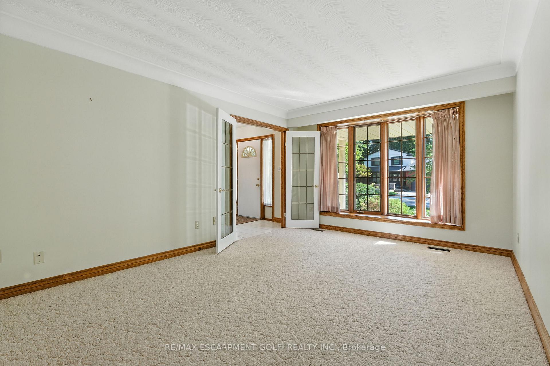 Photo 6 of 32 Deerpark Crescent, Pelham, Fonthill — HOMEH