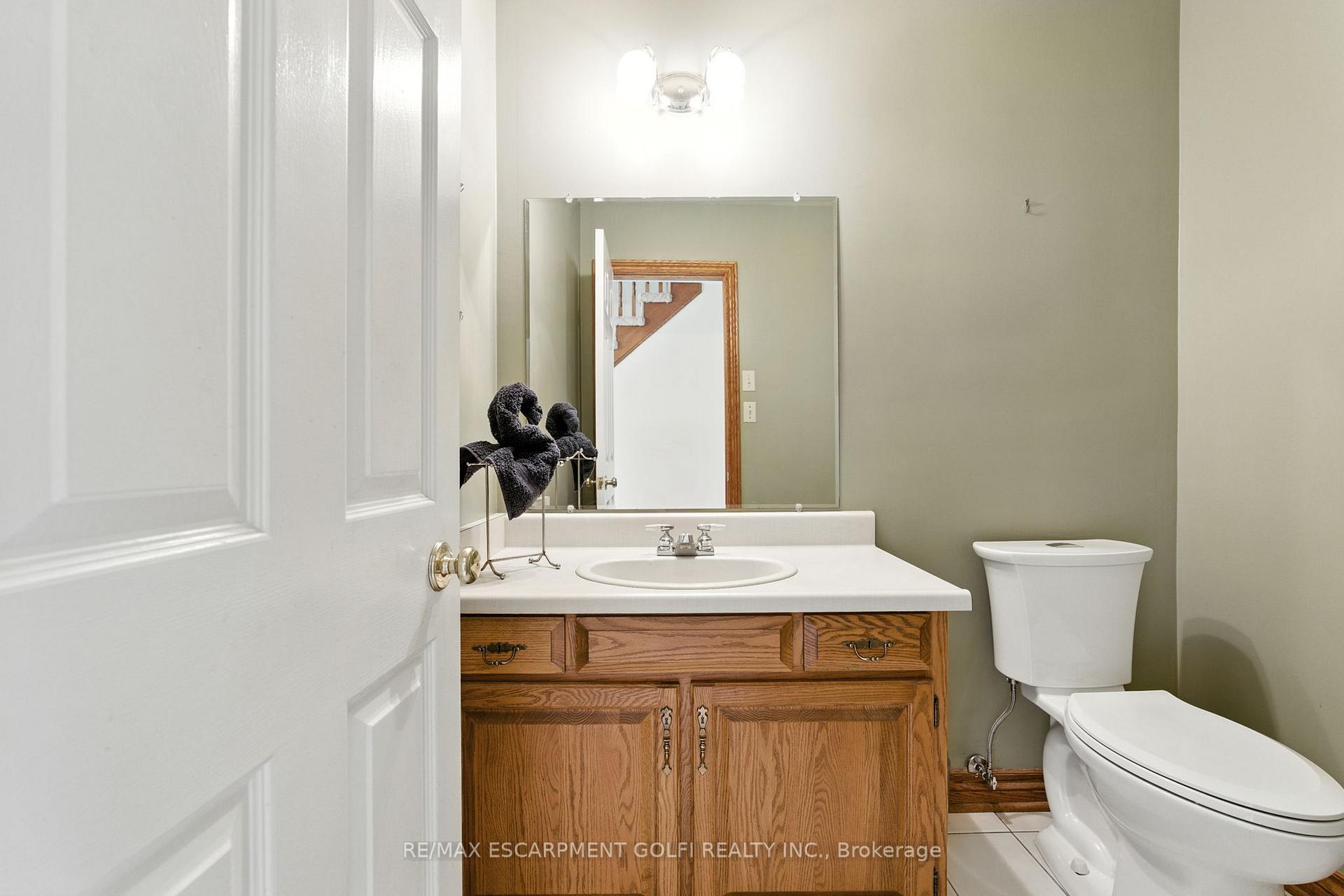 Photo 18 of 32 Deerpark Crescent, Pelham, Fonthill — HOMEH