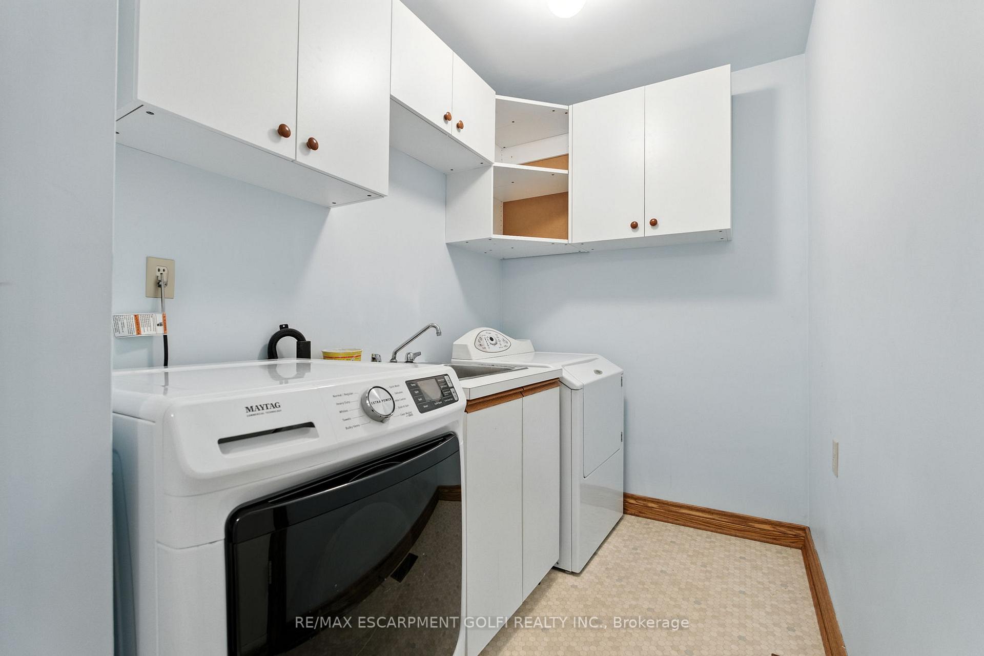 Photo 19 of 32 Deerpark Crescent, Pelham, Fonthill — HOMEH