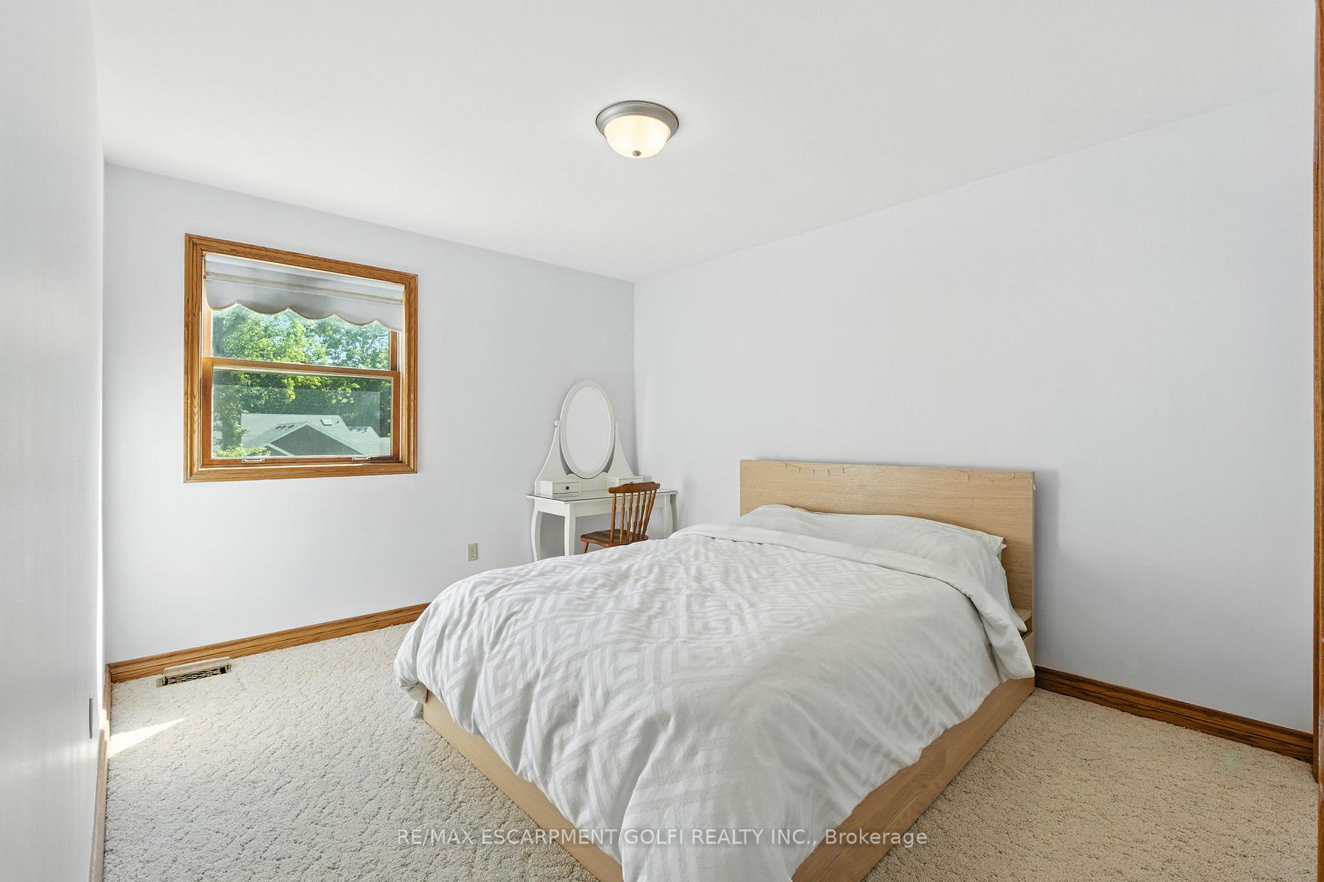 Photo 25 of 32 Deerpark Crescent, Pelham, Fonthill — HOMEH