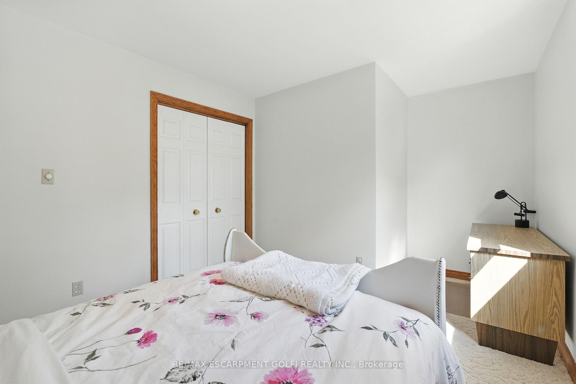 Photo 28 of 32 Deerpark Crescent, Pelham, Fonthill — HOMEH