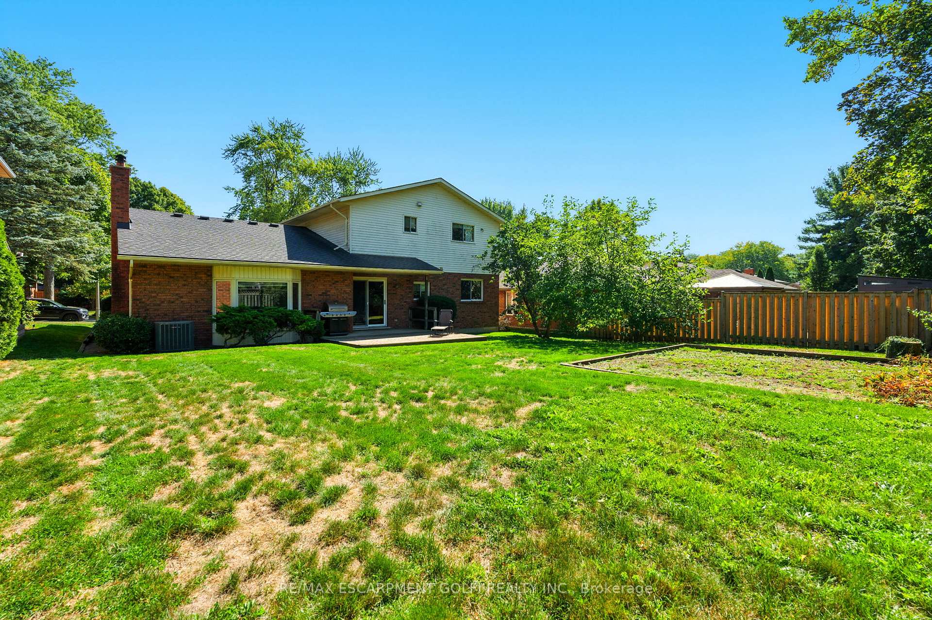 Photo 32 of 32 Deerpark Crescent, Pelham, Fonthill — HOMEH