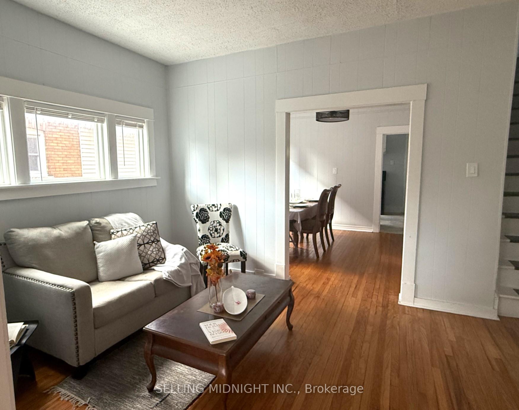 Photo 4 of 5341 Bridge Street, Niagara Falls, Downtown — HOMEH