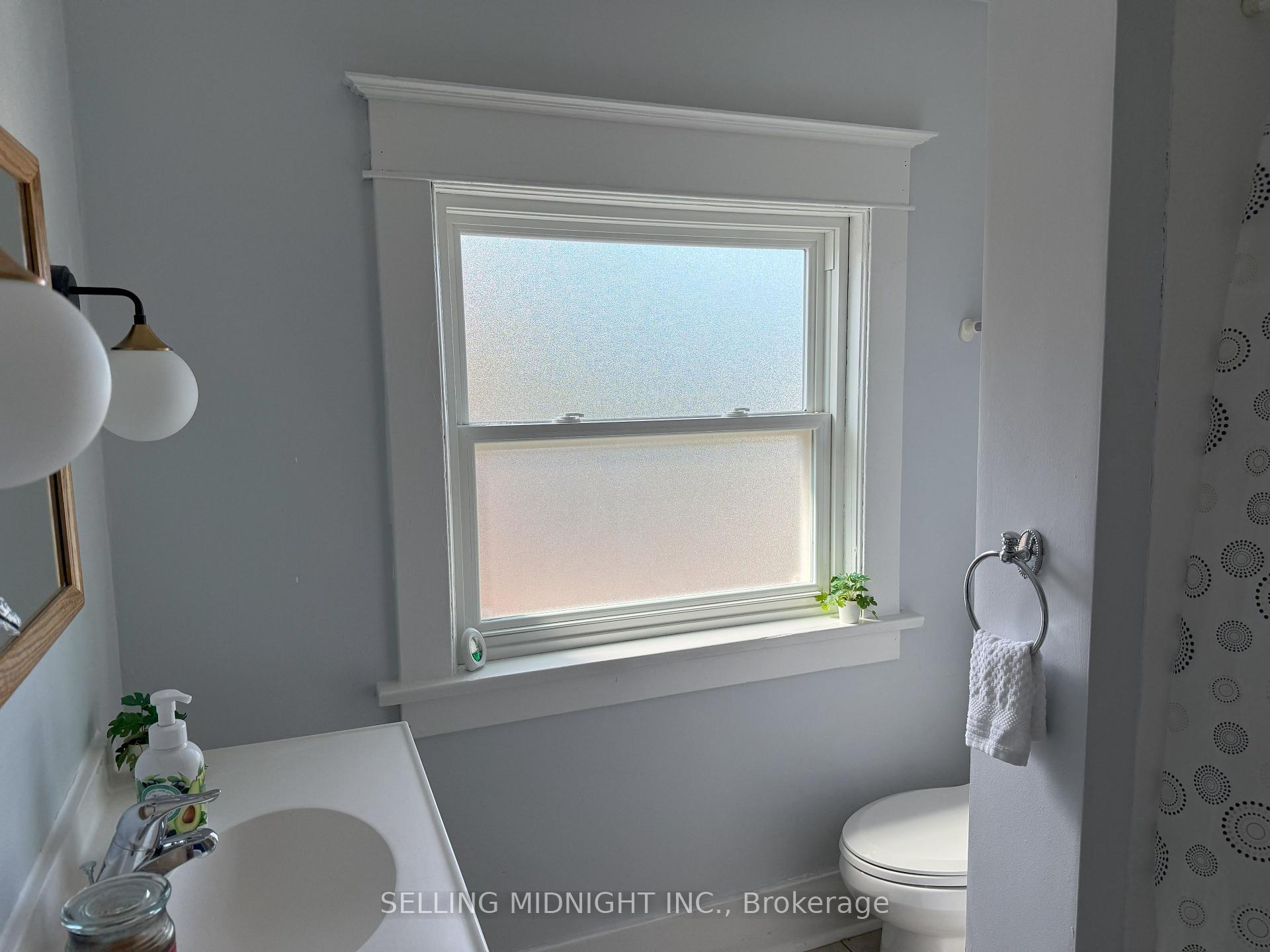 Photo 20 of 5341 Bridge Street, Niagara Falls, Downtown — HOMEH