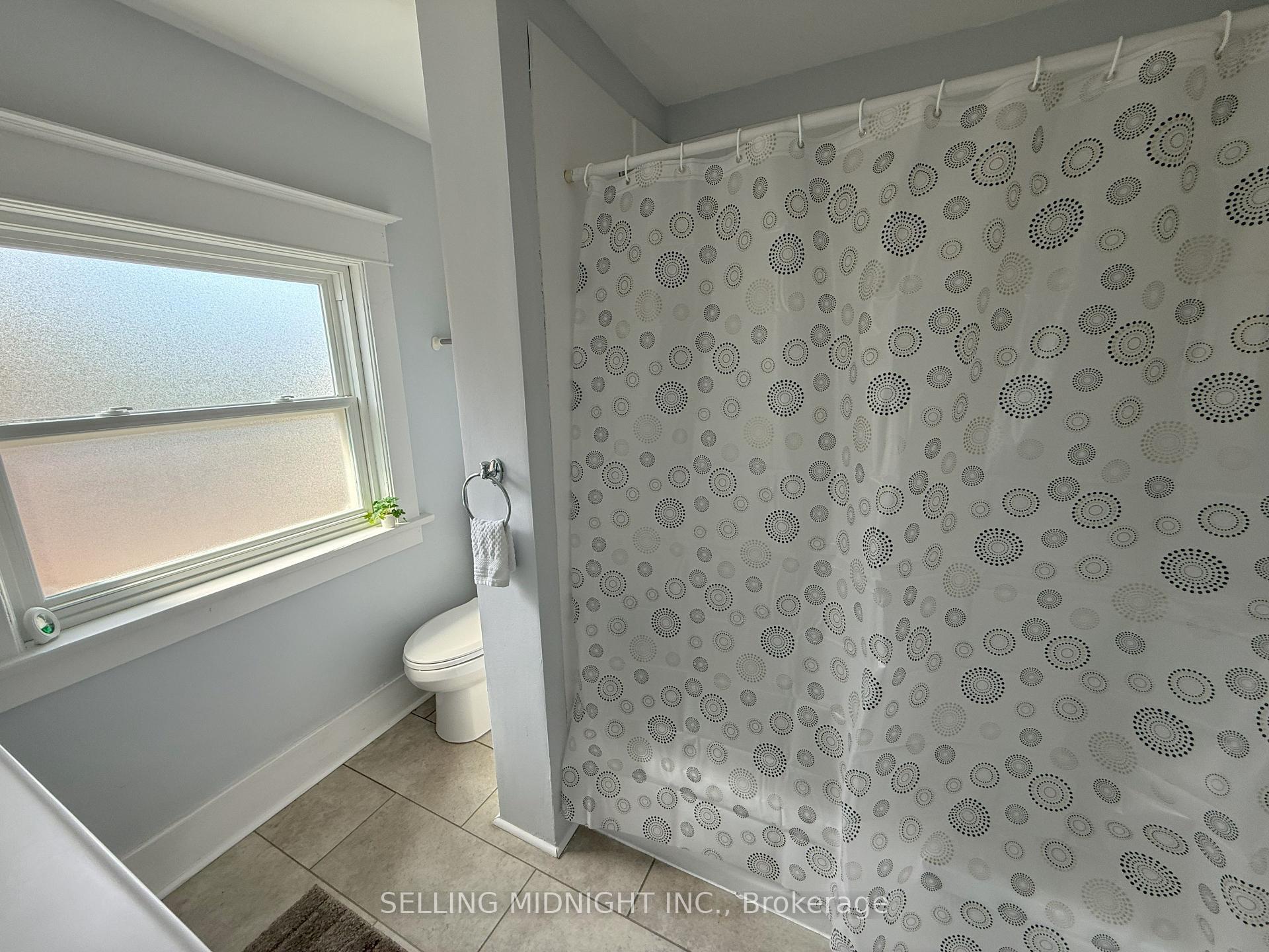 Photo 21 of 5341 Bridge Street, Niagara Falls, Downtown — HOMEH