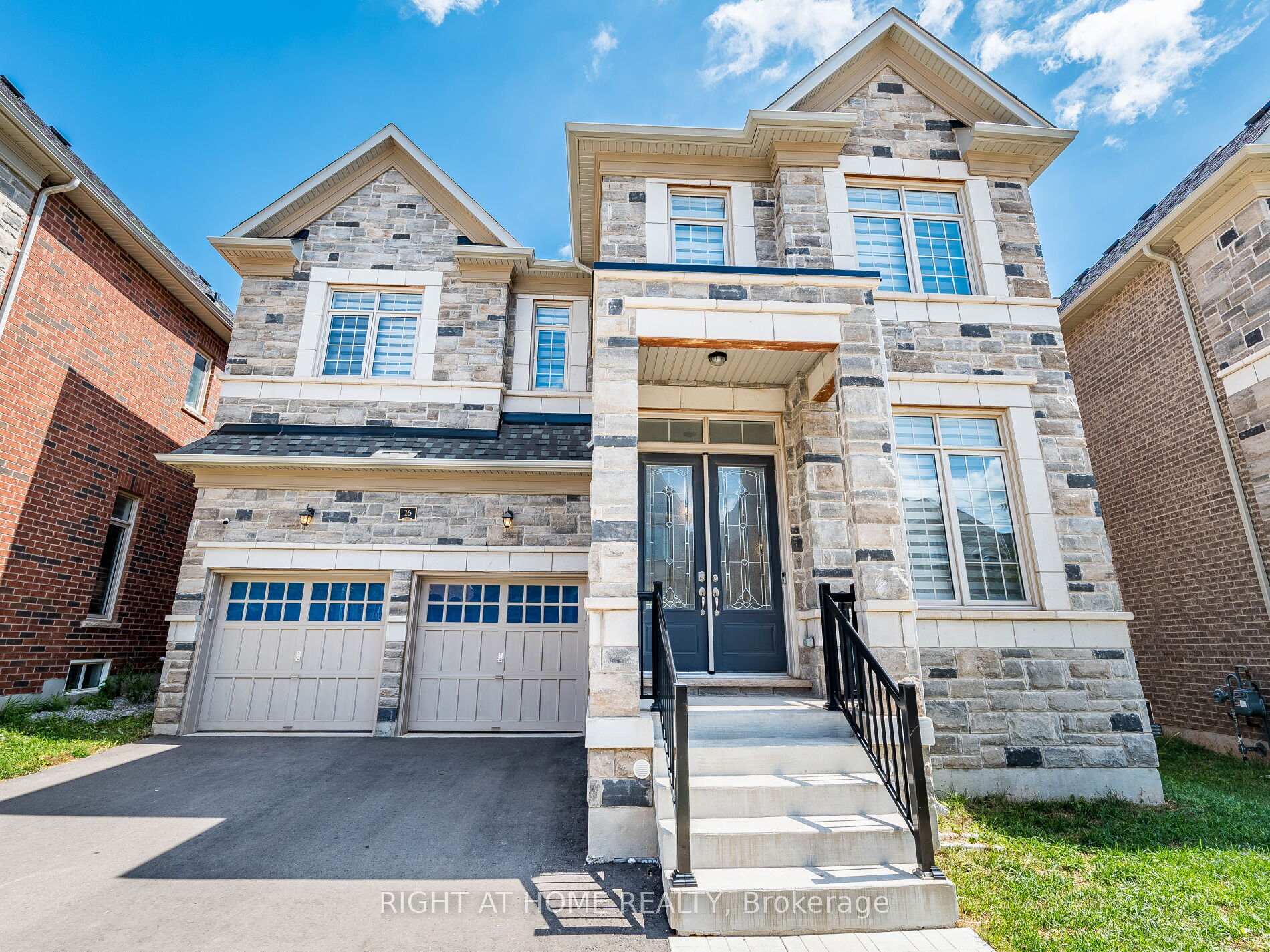 Photo 2 of 16 Charing Cross Gate, Oakville, Glenorchy — HOMEH