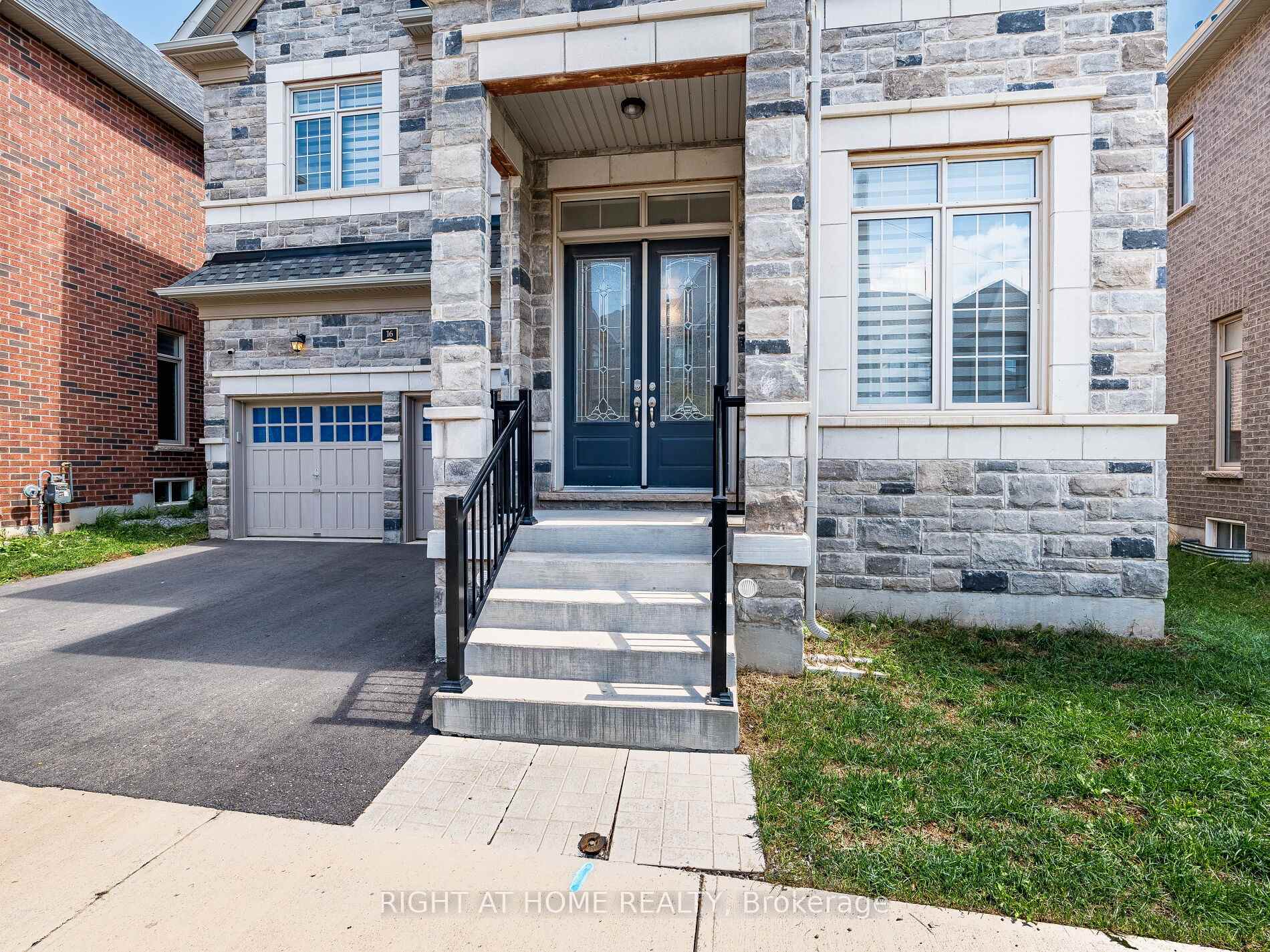 Photo 4 of 16 Charing Cross Gate, Oakville, Glenorchy — HOMEH