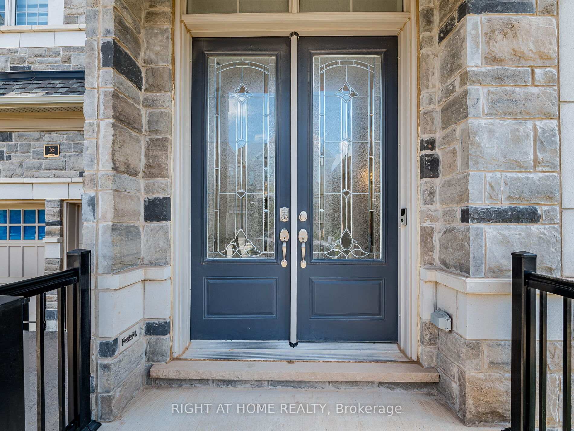 Photo 5 of 16 Charing Cross Gate, Oakville, Glenorchy — HOMEH