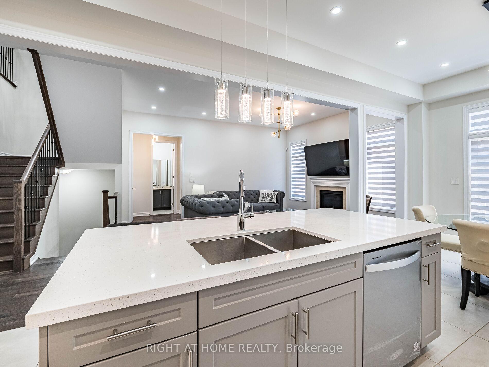 Photo 11 of 16 Charing Cross Gate, Oakville, Glenorchy — HOMEH