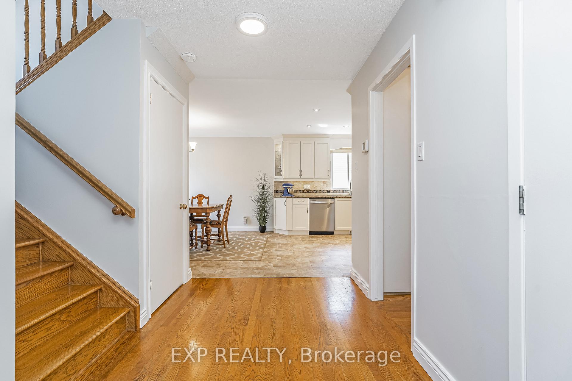 Photo 6 of 6084A Vineyard Drive, Ottawa, Convent Glen — HOMEH