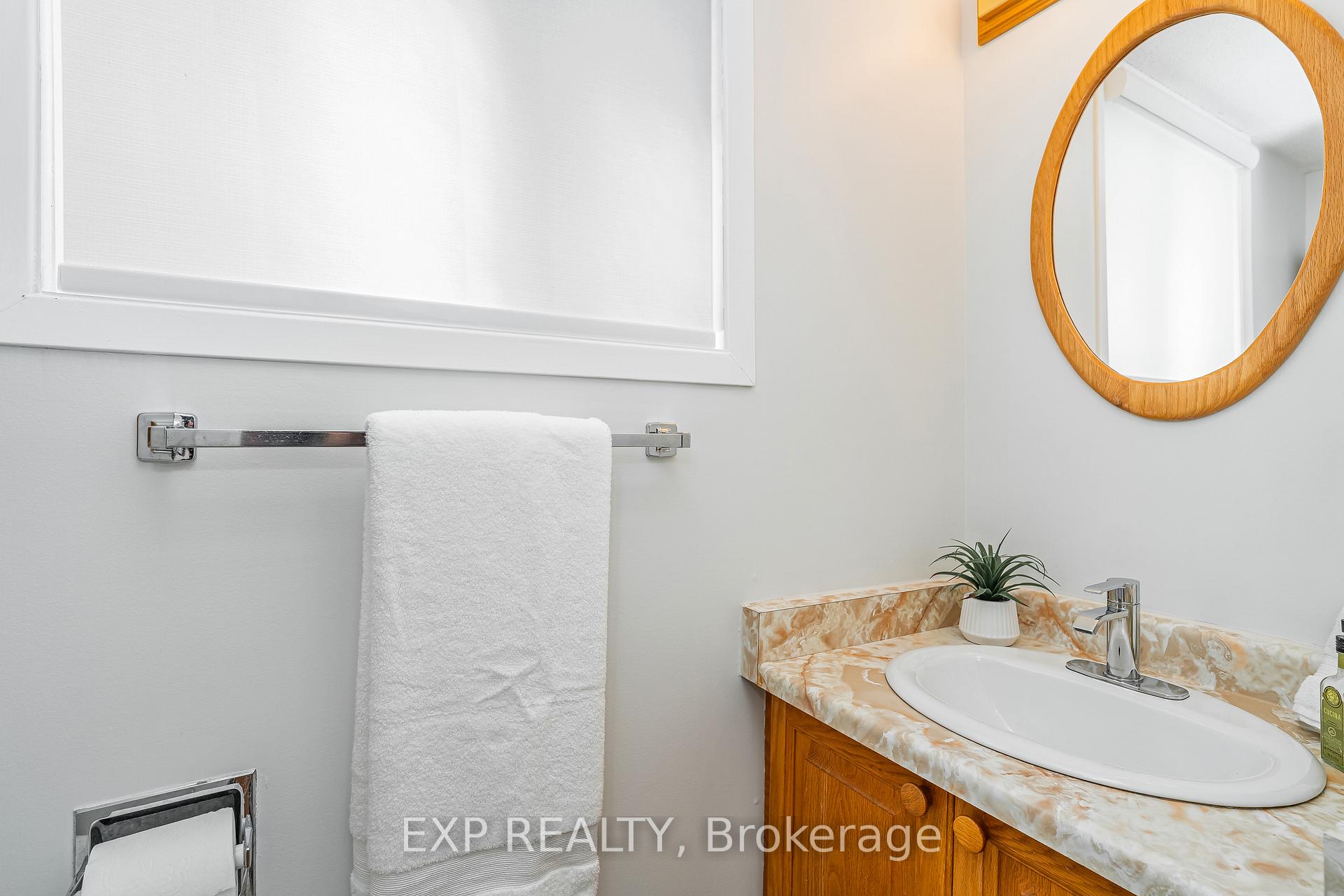 Photo 8 of 6084A Vineyard Drive, Ottawa, Convent Glen — HOMEH