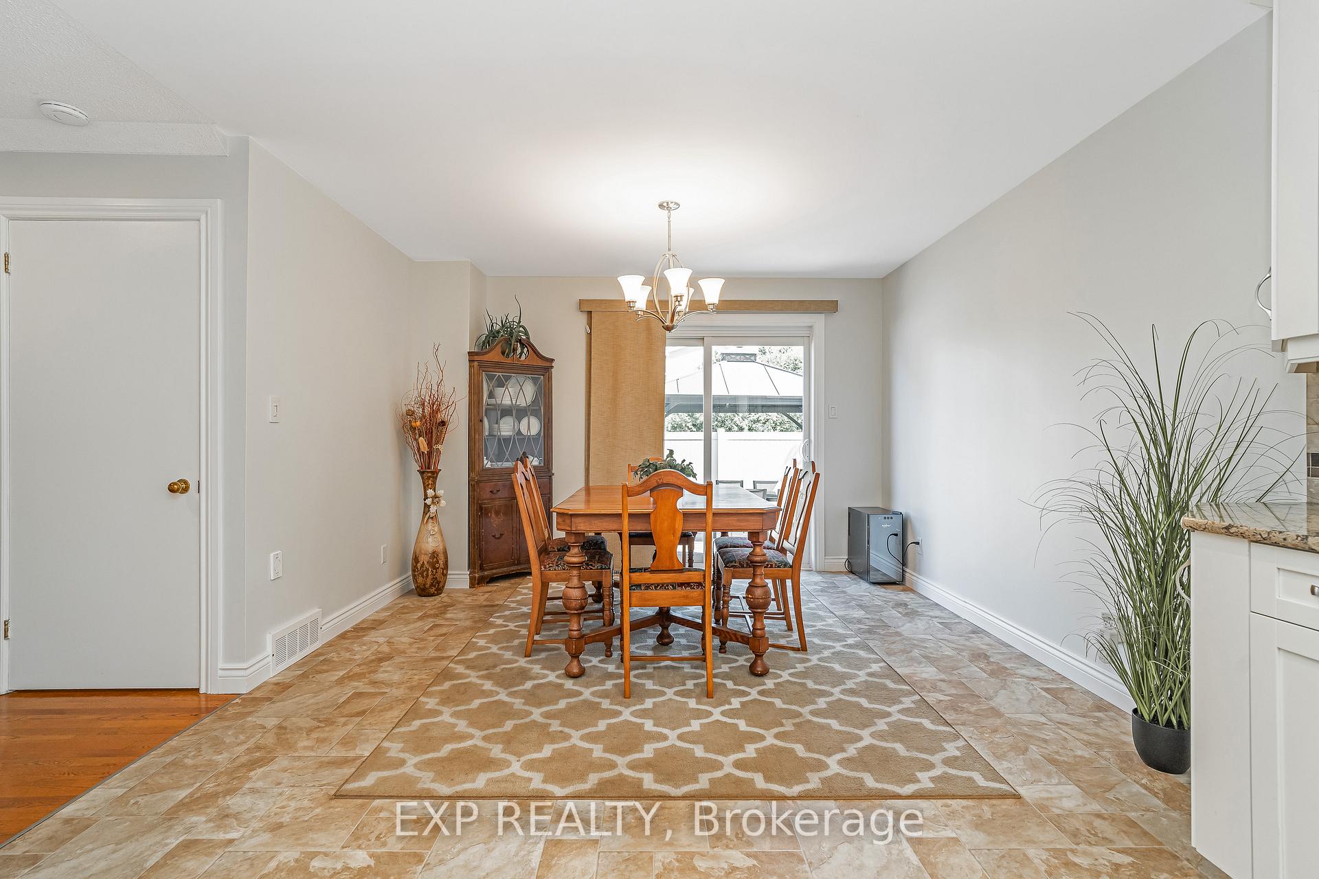 Photo 10 of 6084A Vineyard Drive, Ottawa, Convent Glen — HOMEH