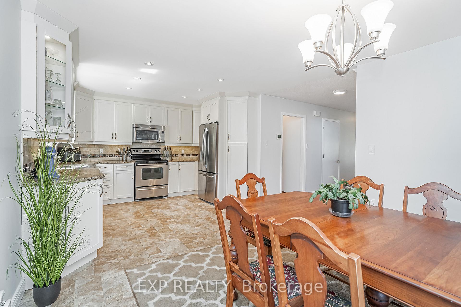 Photo 12 of 6084A Vineyard Drive, Ottawa, Convent Glen — HOMEH