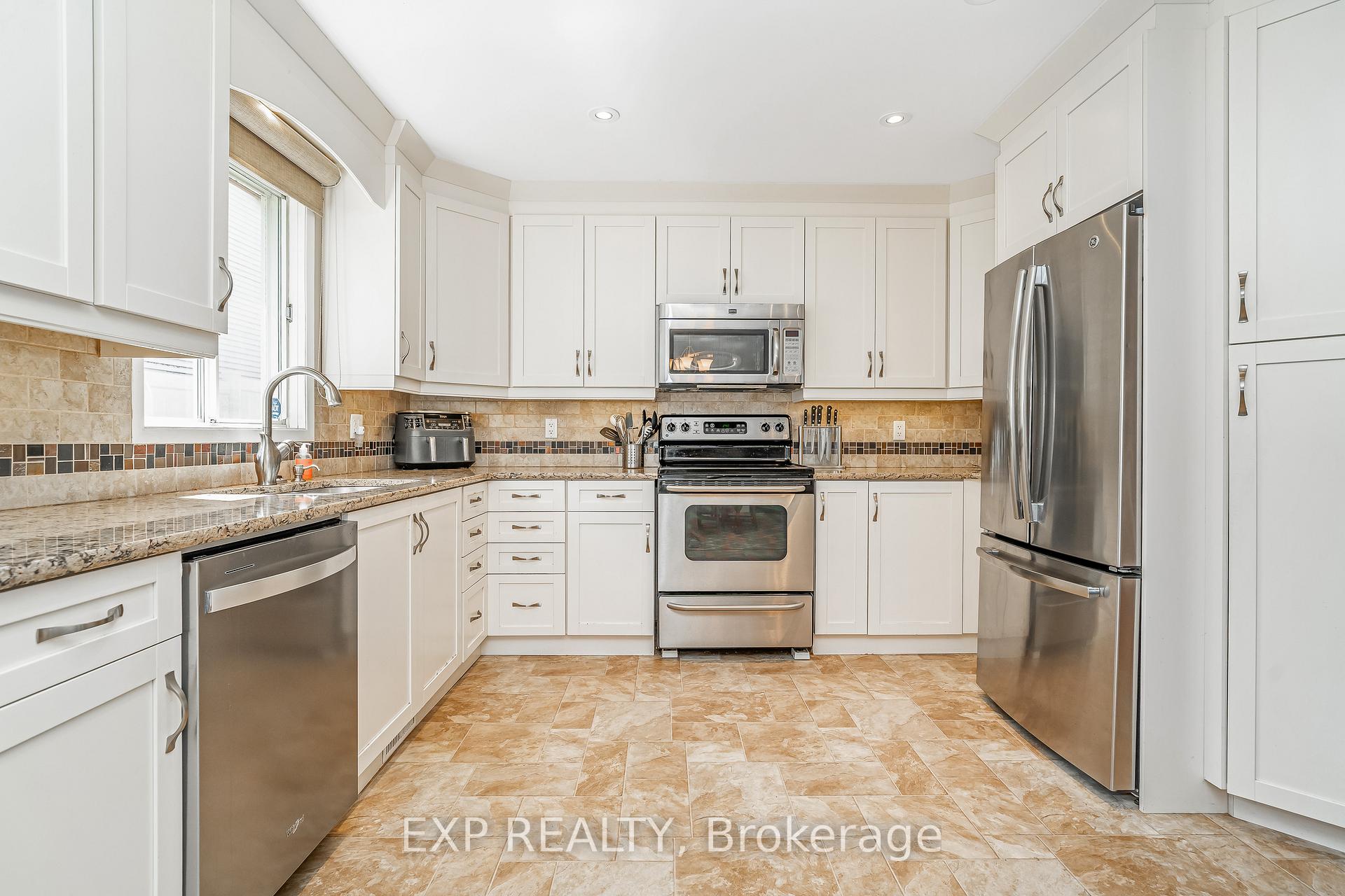 Photo 14 of 6084A Vineyard Drive, Ottawa, Convent Glen — HOMEH
