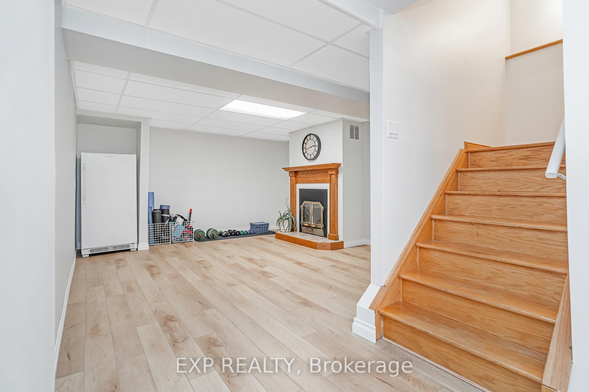 Photo 32 of 6084A Vineyard Drive, Ottawa, Convent Glen — HOMEH