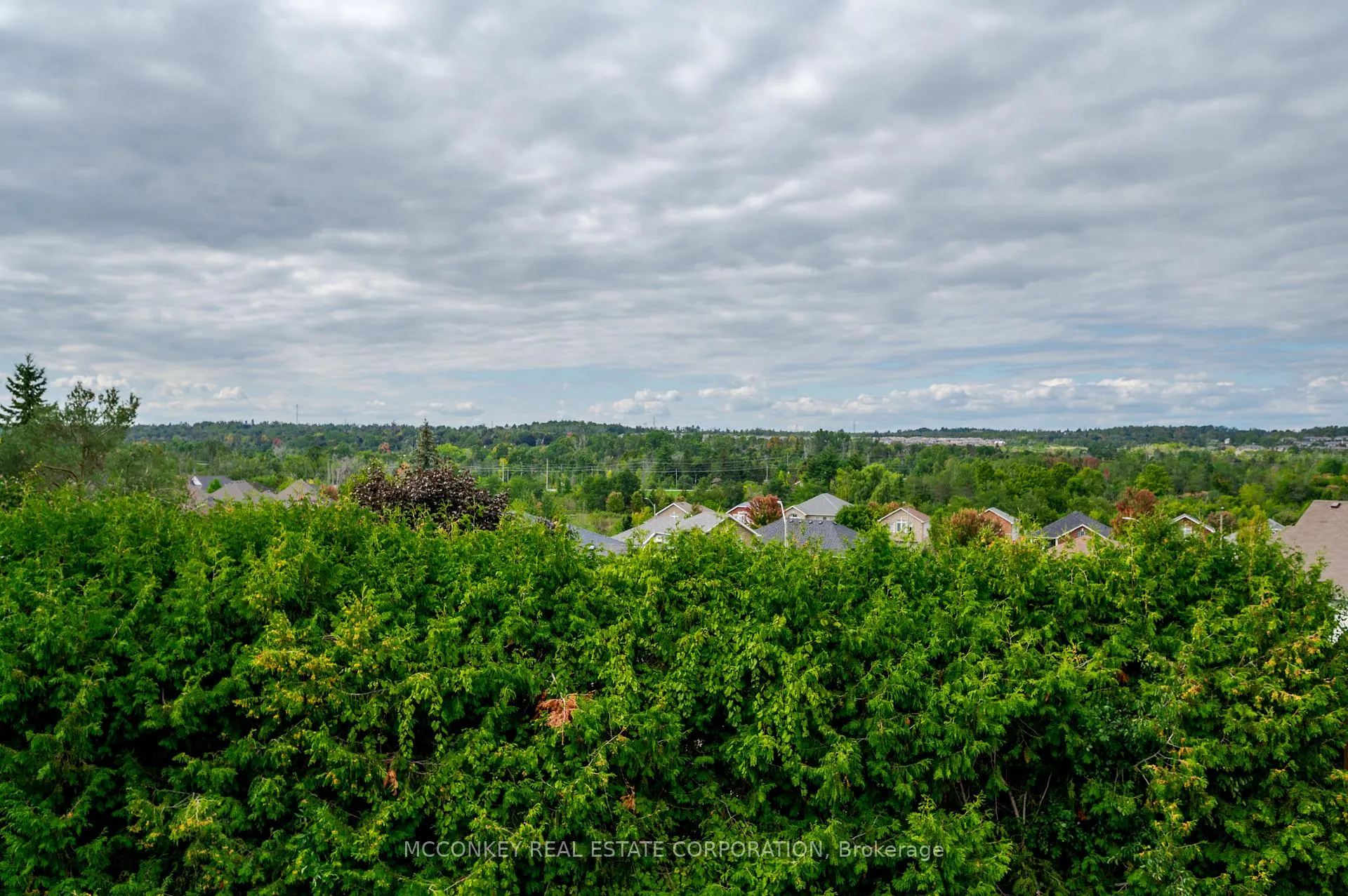 Photo 3 of 1563 Scollard Crescent, Peterborough, Ashburnham Ward 4 — HOMEH