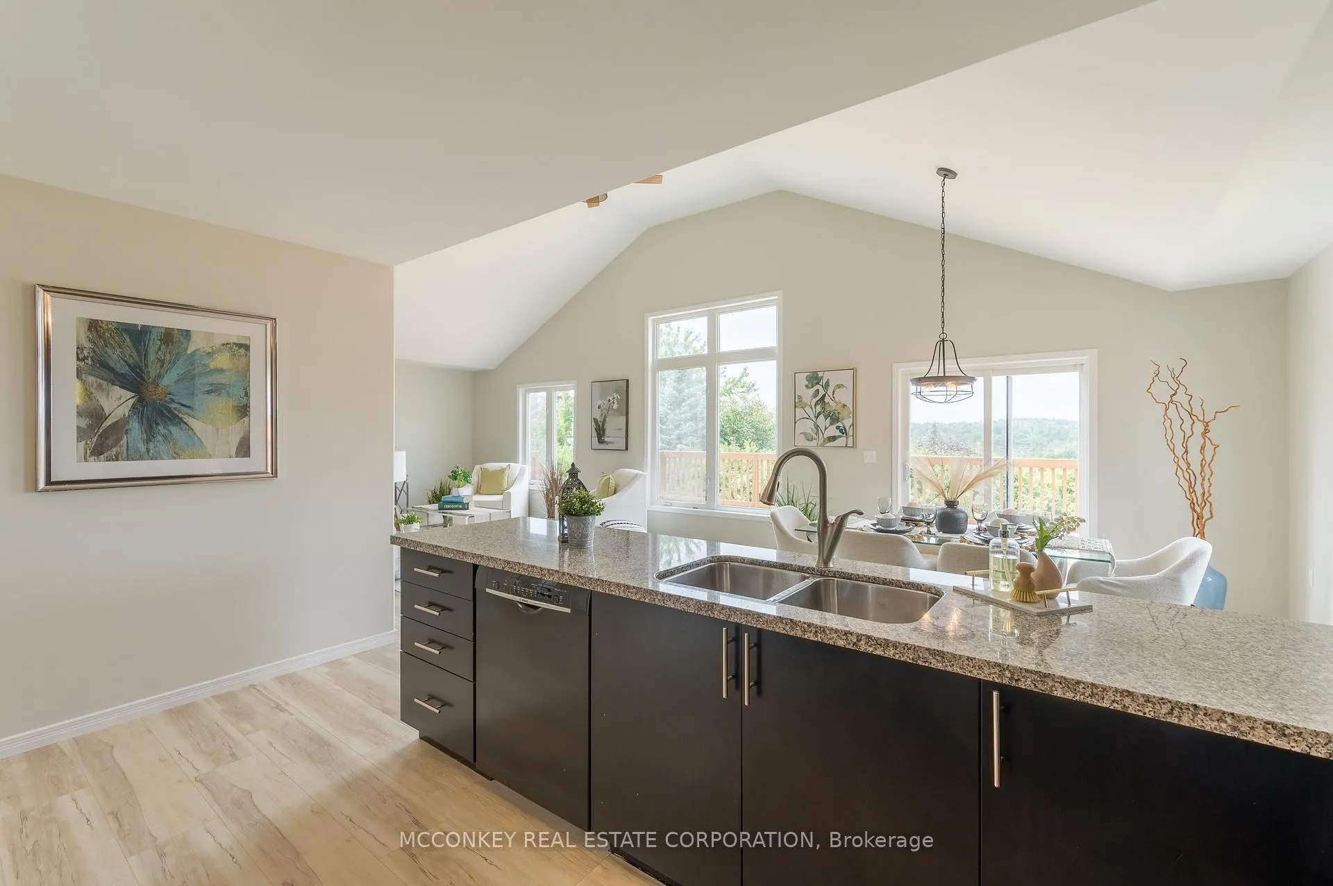 Photo 5 of 1563 Scollard Crescent, Peterborough, Ashburnham Ward 4 — HOMEH