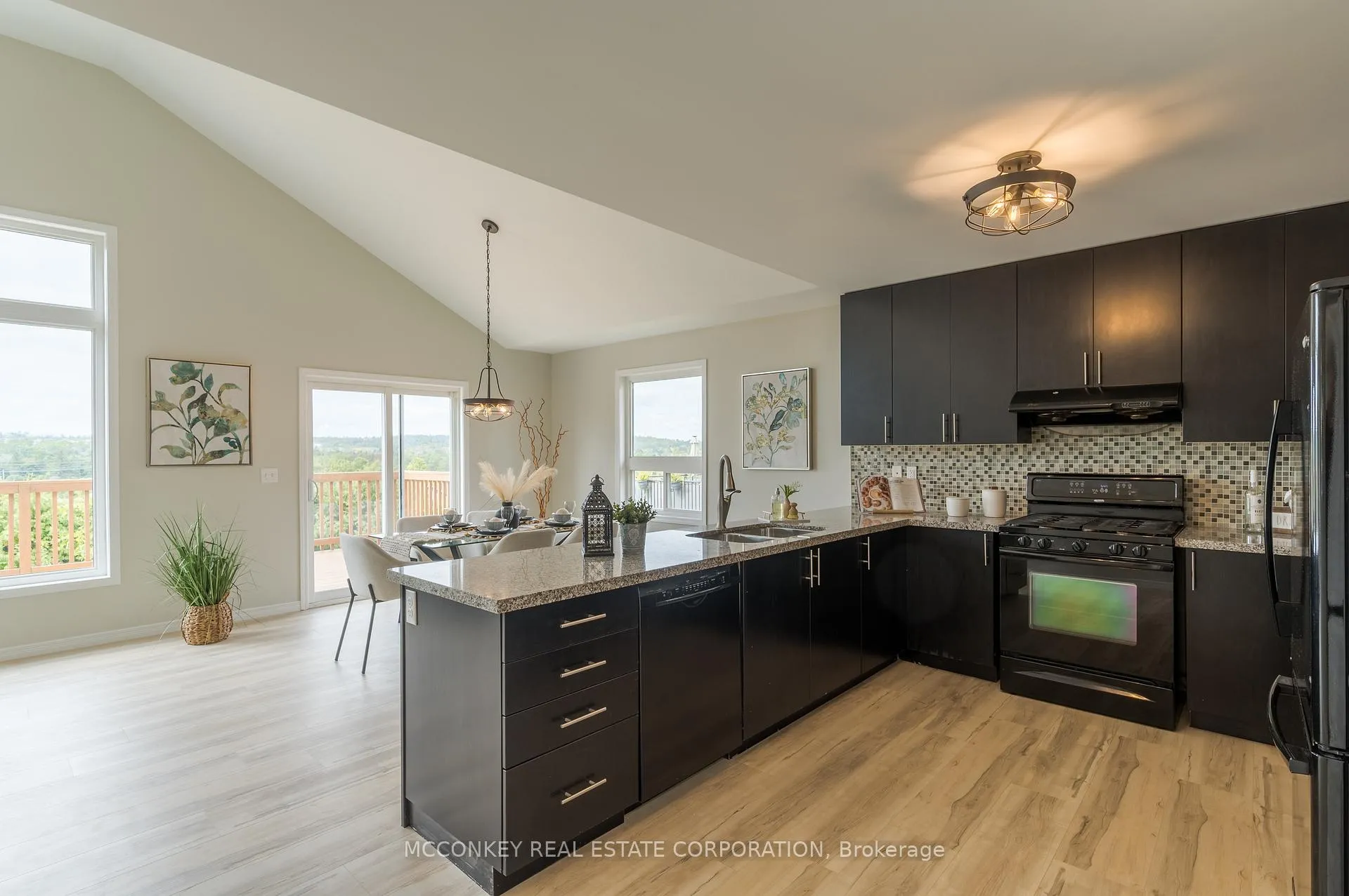 Photo 6 of 1563 Scollard Crescent, Peterborough, Ashburnham Ward 4 — HOMEH